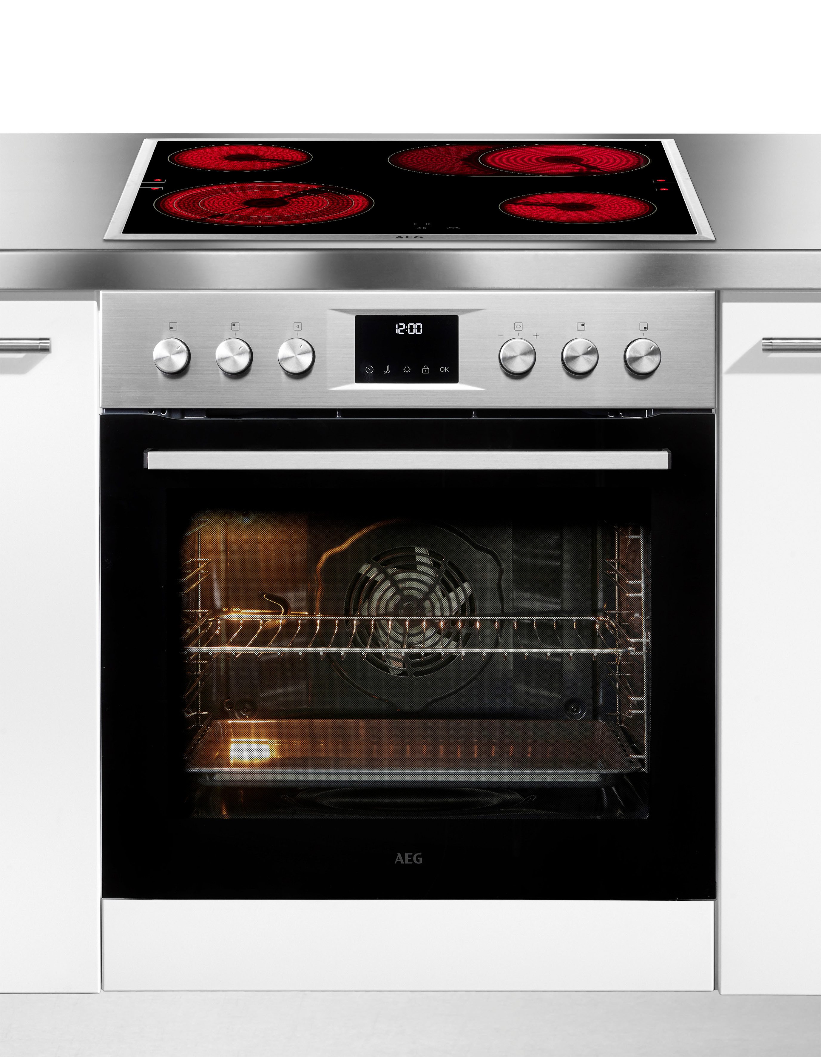 AEG Elektro-Herd-Set Serie 5000 HH25HSPM, Pyrolyse-Selbstreinigung, Heißluft: Gleichmäßiges Garen auf 3 Ebenen: ideal für Mehrblech‑Backen