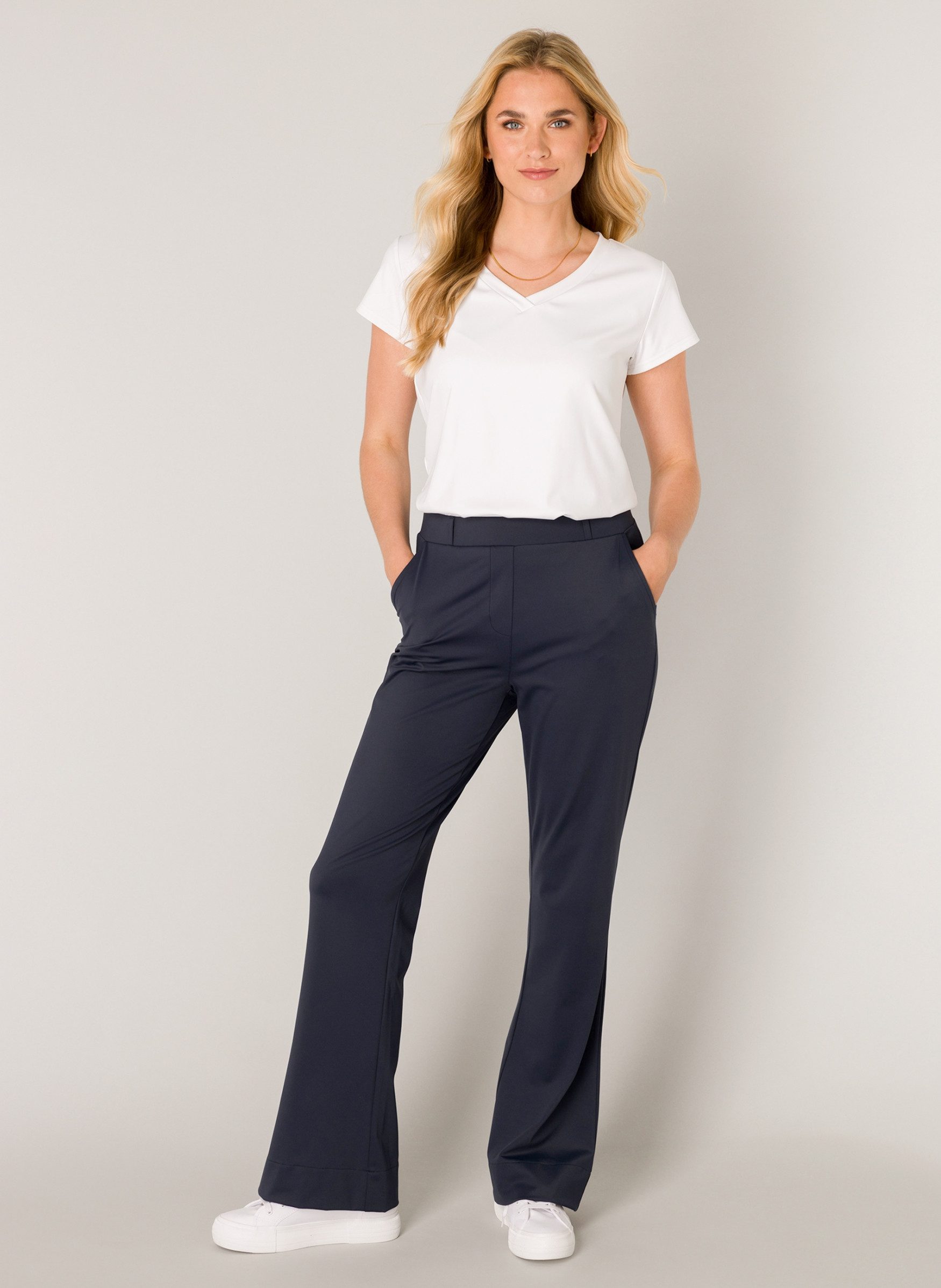 Base Level Stoffhose Tori Sommerhose mit ausgestelltem Bein und Stretch