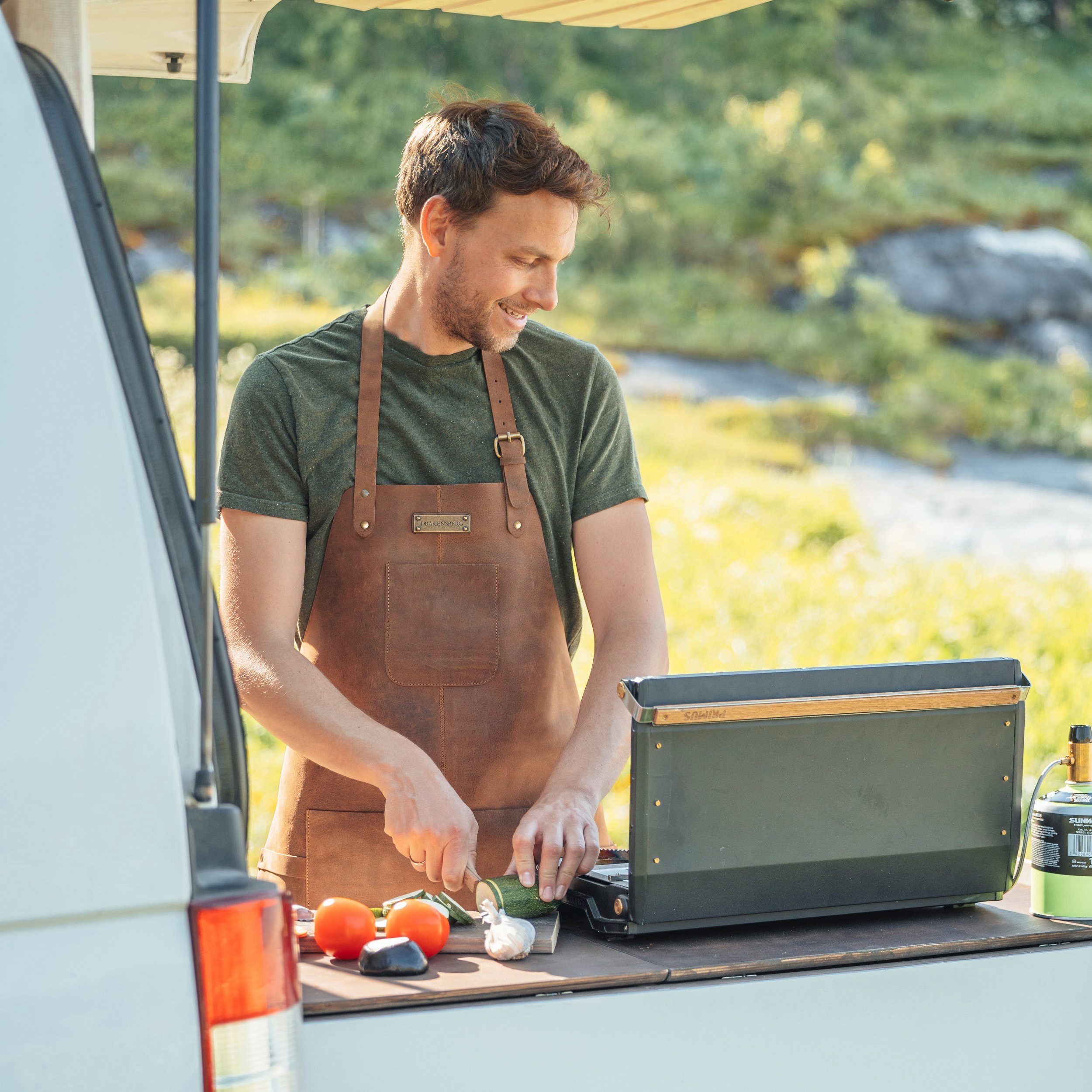 DRAKENSBERG Grillschürze Herren»Bob« Havanna-Braun, Premium Leder Koch- und Grillschürze für Männer, strapazierfähig