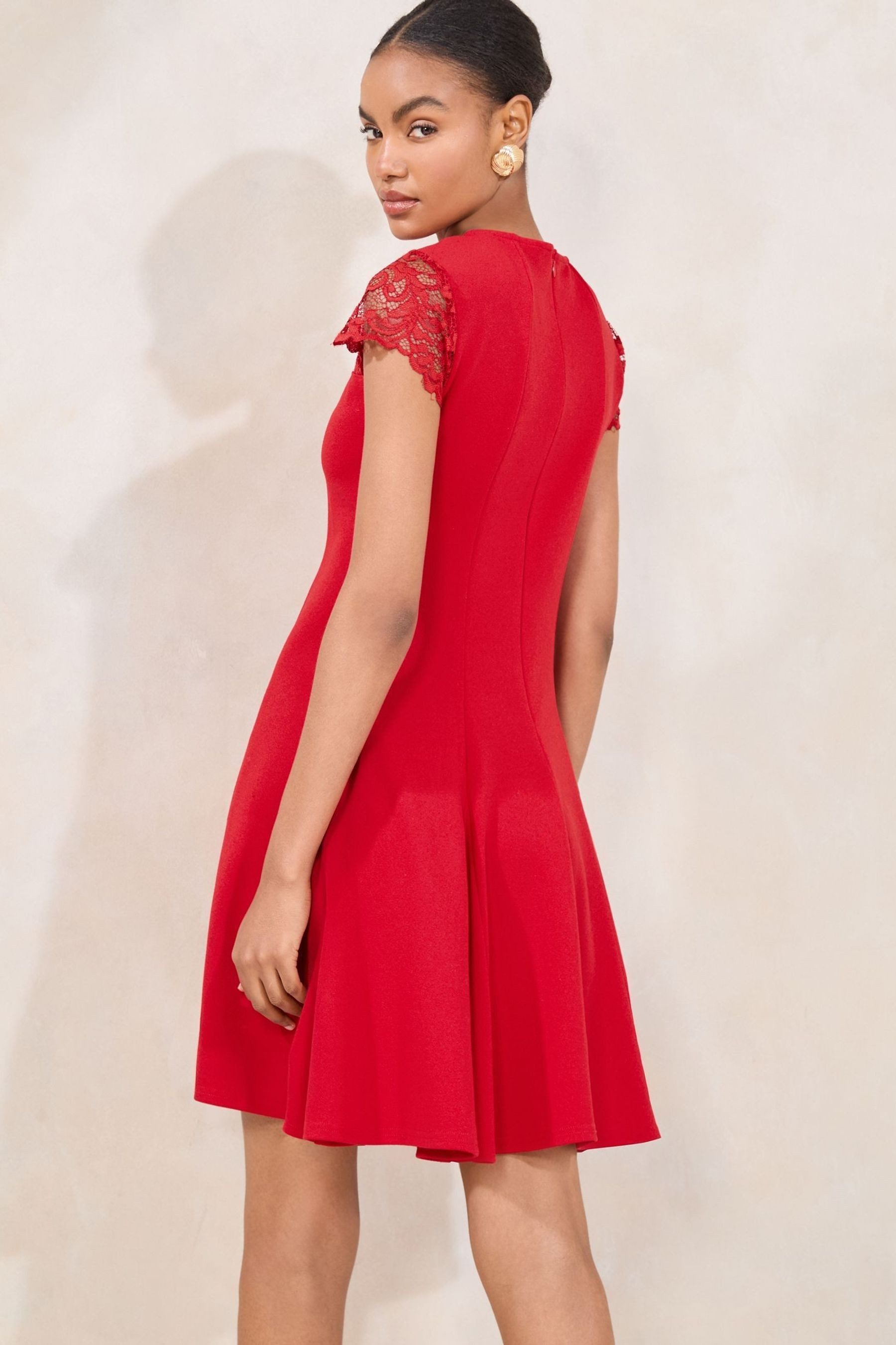 LIPSY Jerseykleid Lipsy Skater-Minikleid mit Spitze, Regular (1-tlg) günstig online kaufen