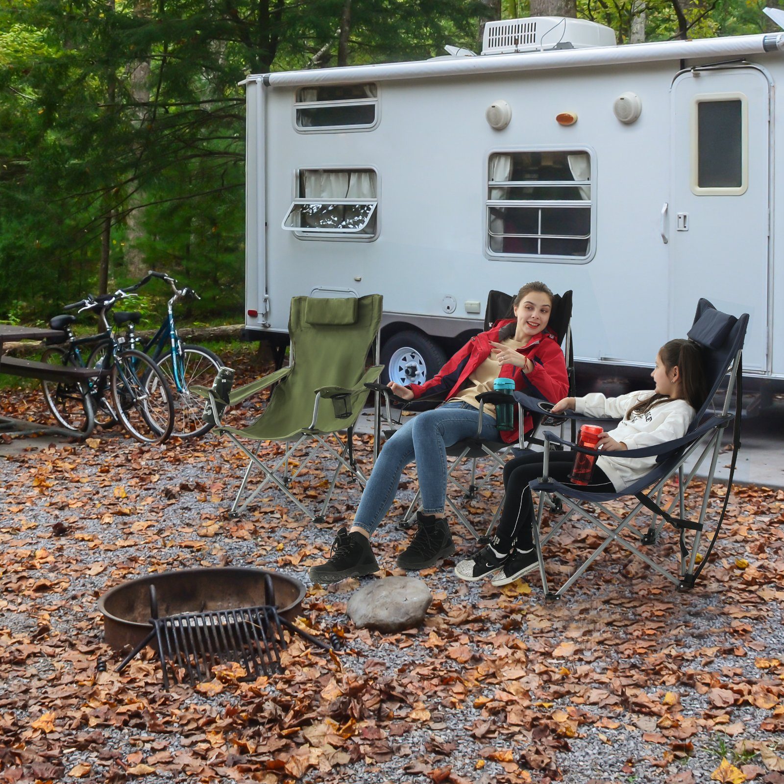 SONGMICS Campingstuhl Klappstuhl, mit Armlehnen, Kopfstütze und Getränkehaltern, bis 150 kg