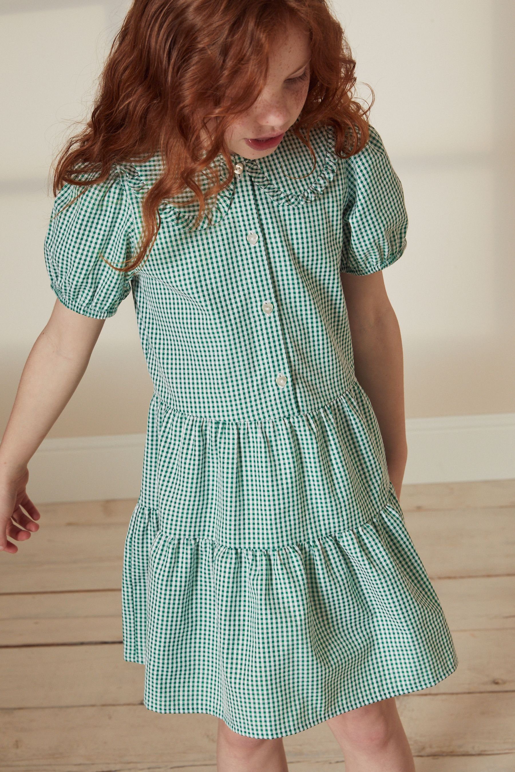 Next Volantkleid Gestuftes Kleid mit Vichykaros + hübschem Kragen (1-tlg)