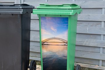 MuchoWow Wandsticker Sydney Harbour Bridge am Abend in Australien (1 St), Mülleimer-aufkleber, Mülltonne, Sticker, Container, Abfalbehälter
