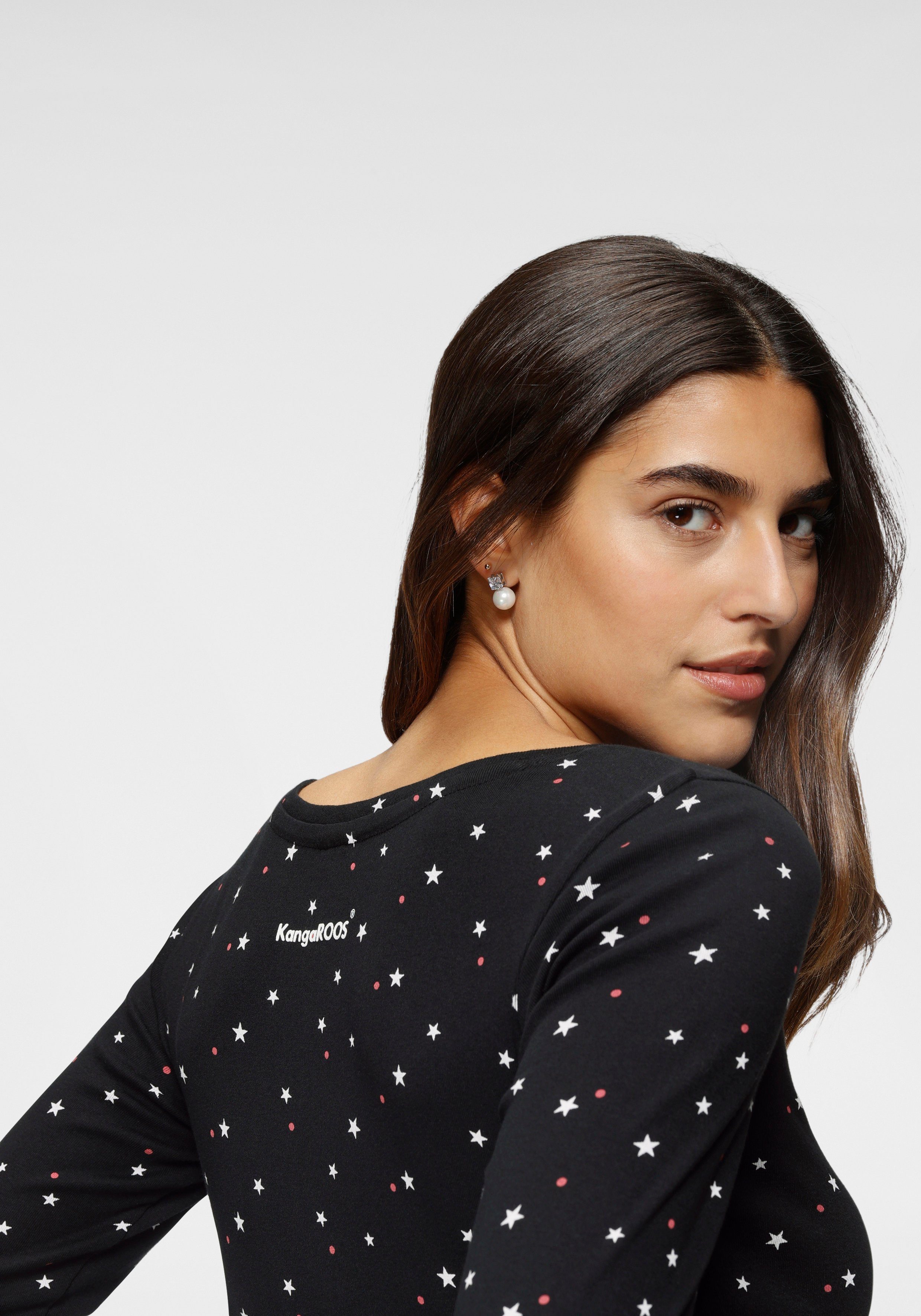 KangaROOS Langarmshirt krempelbare Ärmel, sehr figurbetont, aus elastischer Rippware