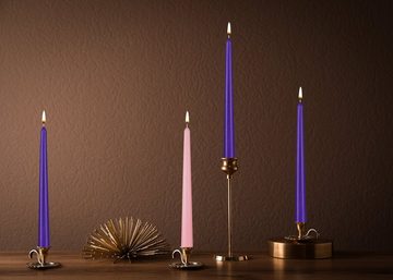 BRUBAKER Adventskerze Traditionelle Weihnachtskerzen 3 x Lila 1 x Rosa (4er Pack Premiumkerzen, geruchsneutral), rauchfreie Spitzkerzen für Adventskränze