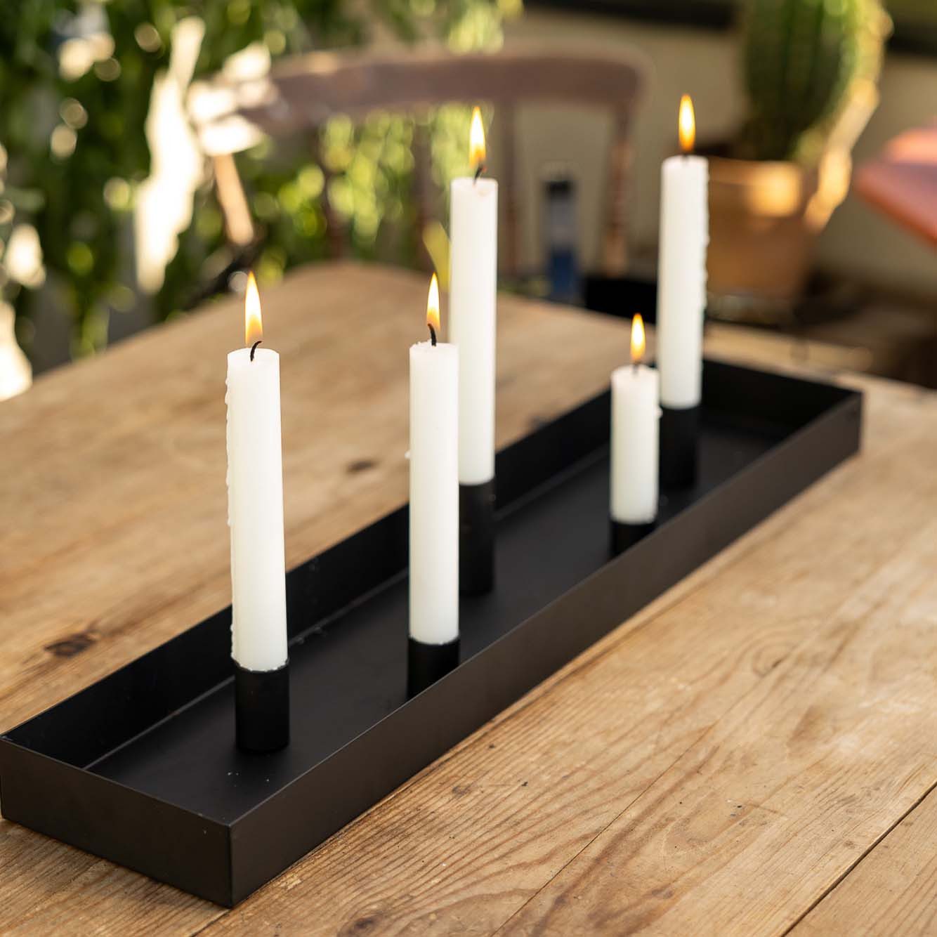 Rundes Metall-Kerzenständer-Tablett Mit Holzfüßen – 27,9 Cm Durchmesser, Schwarz, Vielseitig Als Servier- Oder Deko-Tablett