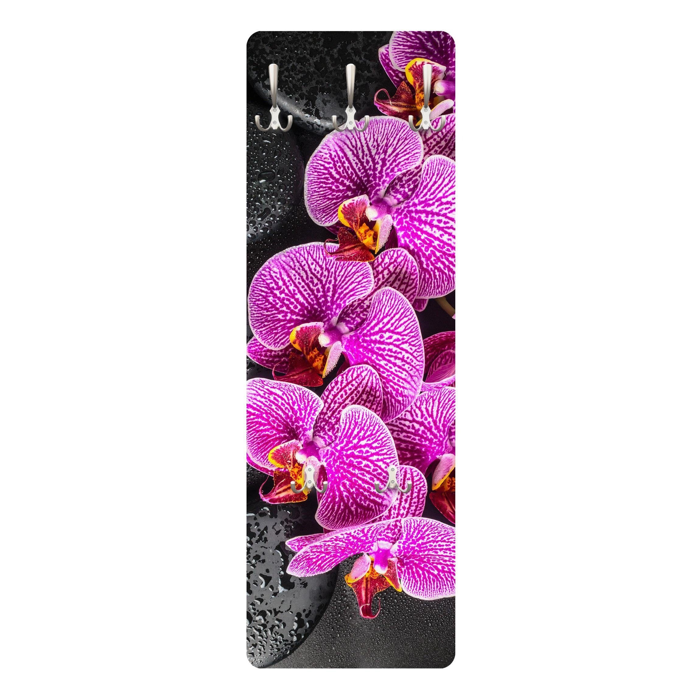 Bilderdepot24 Garderobenpaneel Design Blumen Floral Pinke Orchidee (ausgefallenes Flur Wandpaneel mit Garderobenhaken Kleiderhaken hängend), moderne Wandgarderobe - Flurgarderobe im schmalen Hakenpaneel Design