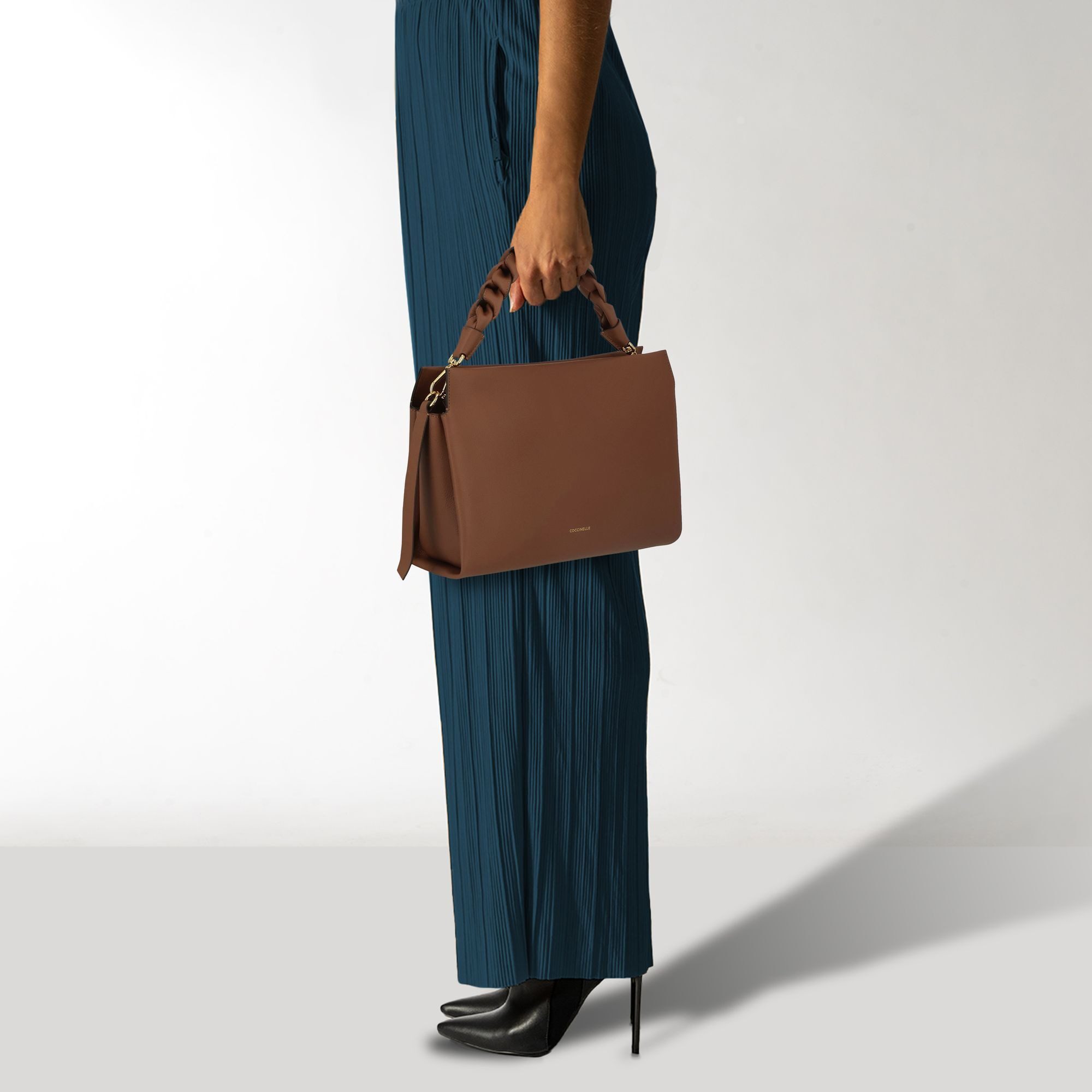 COCCINELLE Henkeltasche Boheme, Leder günstig online kaufen