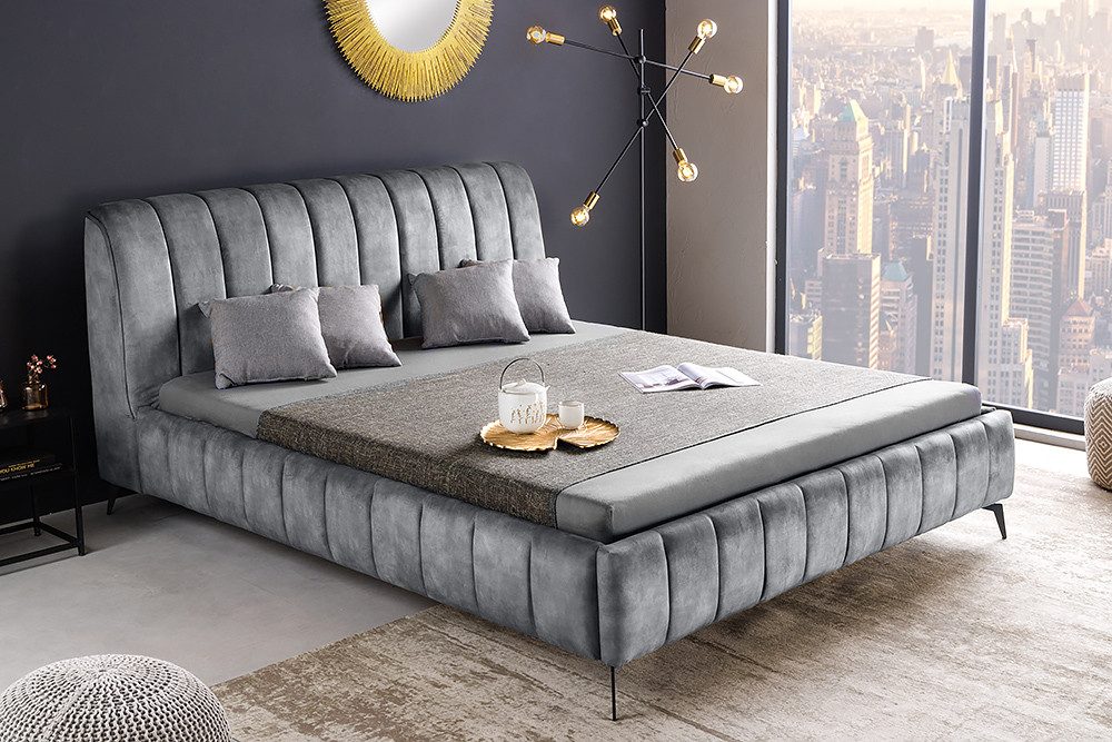 riess-ambiente Polsterbett AMSTERDAM 180x200cm grau Samt – Doppelbett im Vintage Design (Einzelartikel, 1-tlg), schwarzes Metallgestell, Retro, King-Size-Bett, gepolstertes Samtbett