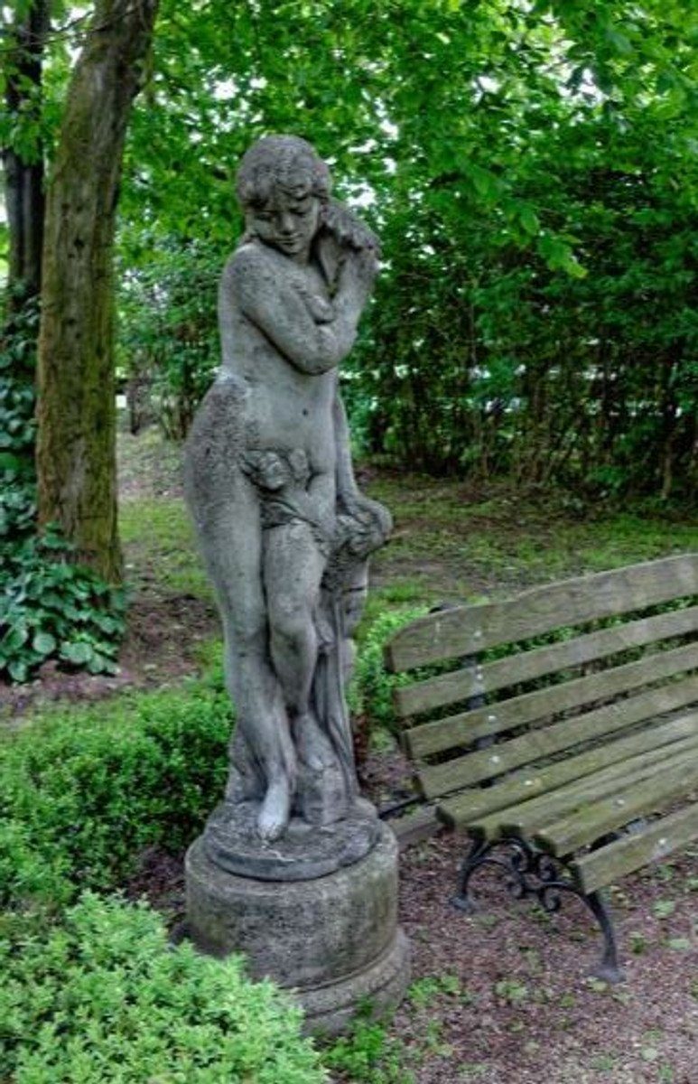 Casa Padrino Skulptur Große Jugendstil Skulptur Frau mit Blume Antik Stil Grau 40 x H 140 cm Antikstil Grau - Barock Gartendeko - Schwer und Massiv