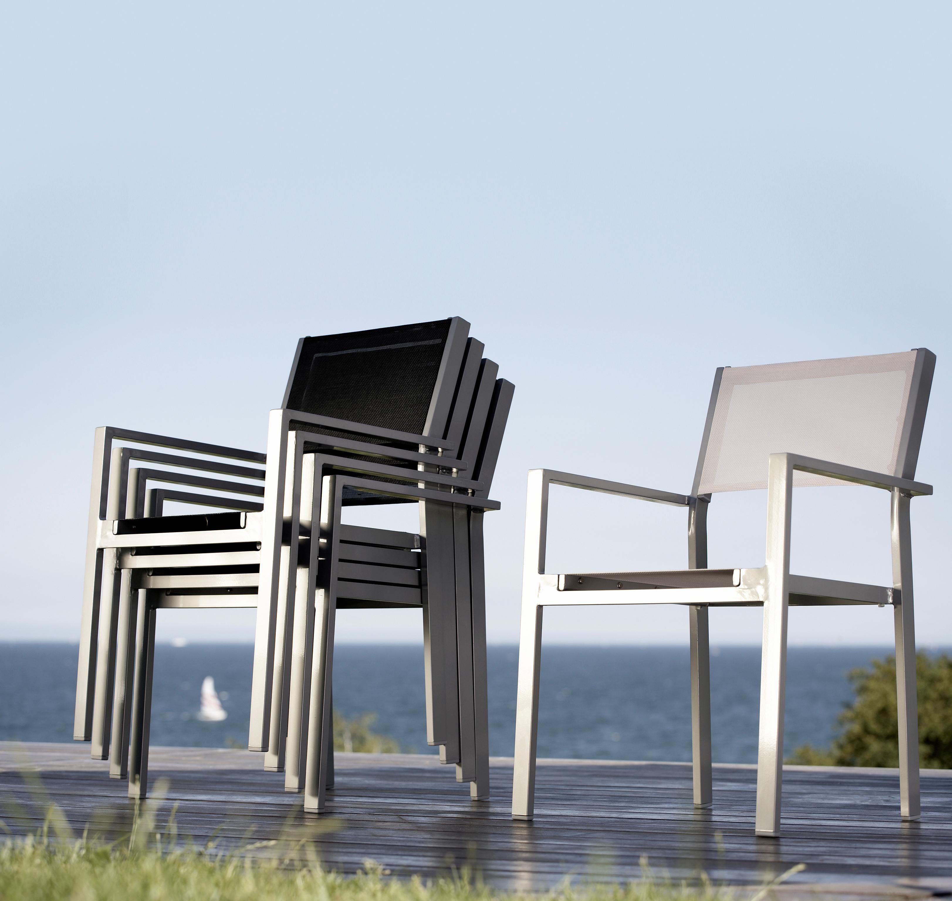 2 cubic, Armlehnstuhl | stapelbar, Ausführungen outdoorgeeignet, alufarben schwarz in jankurtz