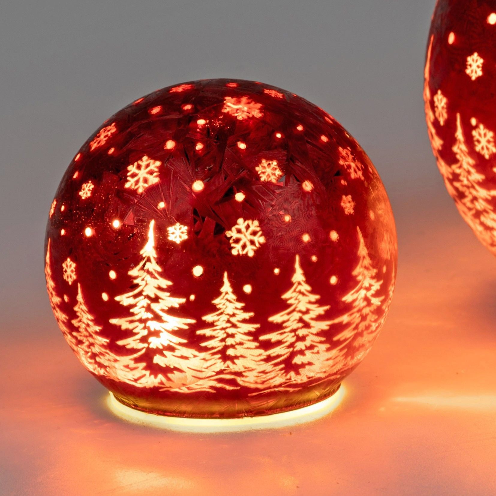 formano Dekokugel Winterwald, Mit Timerfunktion, Rot, Motiv: Winterwald