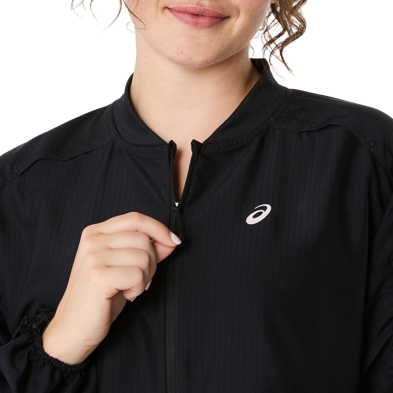 Asics Laufjacke Nagino Run Adjustable Jacket Lady 2012D138-002 Winddicht und Ergonomisch.