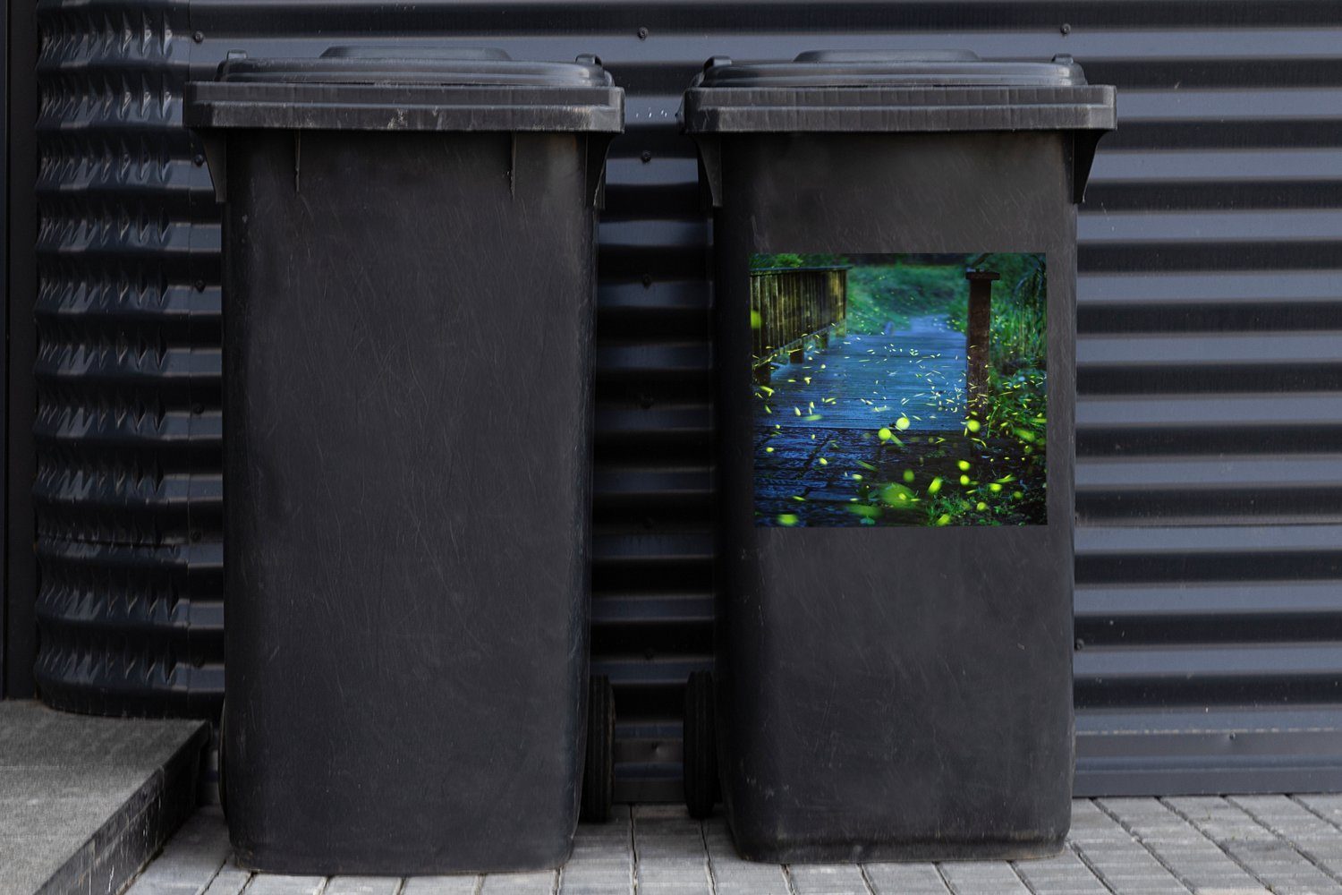 Mülleimer-aufkleber, Brücke Container, Sticker, MuchoWow St), (1 über Mülltonne, Abfalbehälter einer Wandsticker Glühwürmchen