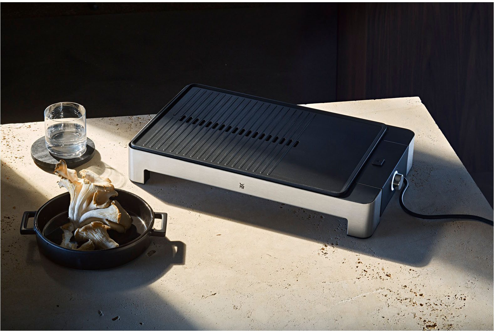 WMF Tischgrill LONO flach & gerippt, 2300 W, stufenlose Temperatureinstellung, antihaftbeschichtete Grillplatte