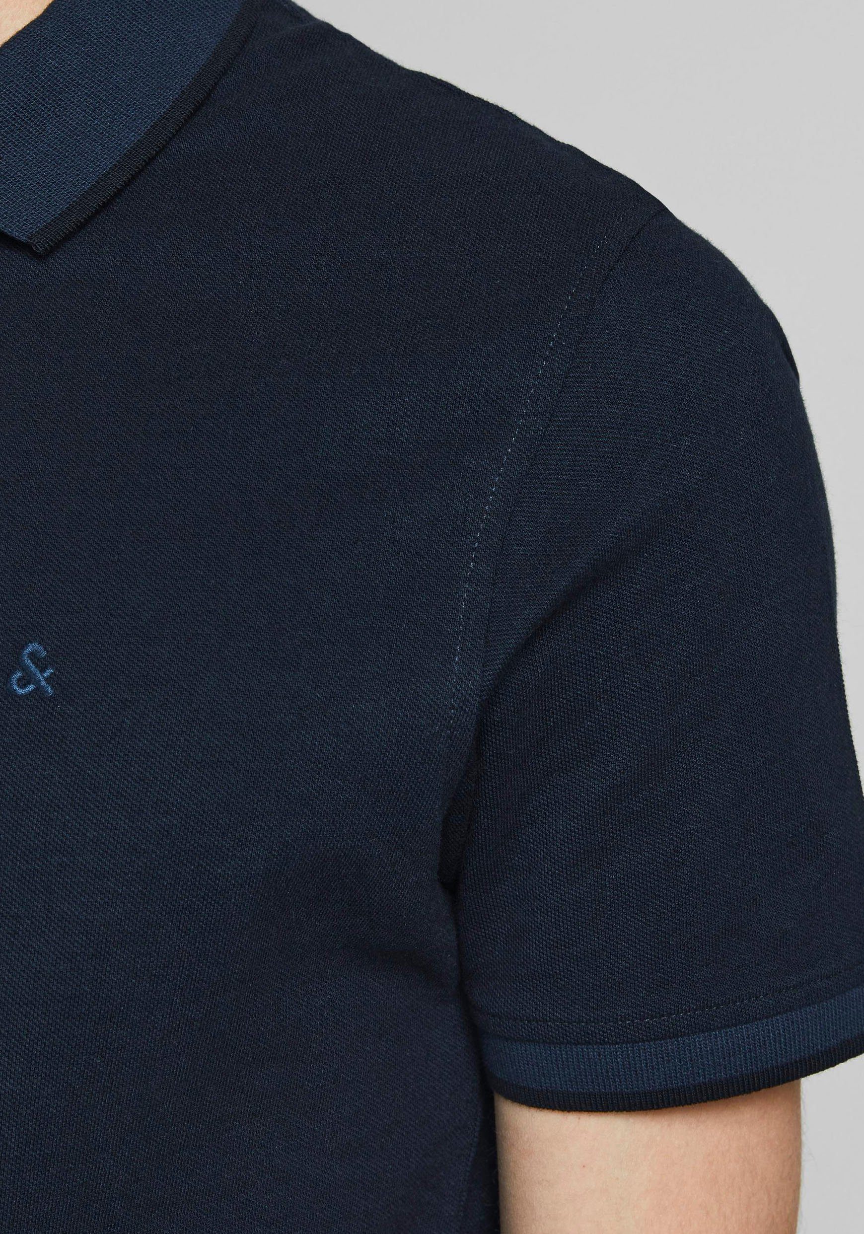 Jack & Jones Poloshirt JJEPAULOS Poloshirt mit klassischem Kragen und figurbetonter Form Logostickerei, modisch, schmal, Baumwolle, Polokragen