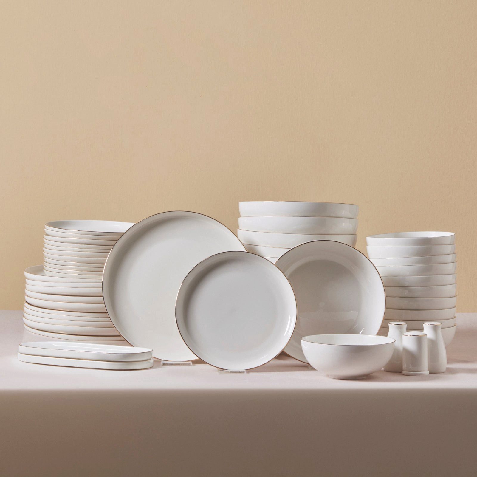 Karaca Geschirr-Set Streamline Favaro Geschirrset 53-tlg. 12 Personen, Weiß, Bone China