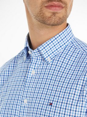 Tommy Hilfiger Langarmhemd CL W-OXFORD CHECK RF SHIRT mit dezenter Labelflag auf der Brust