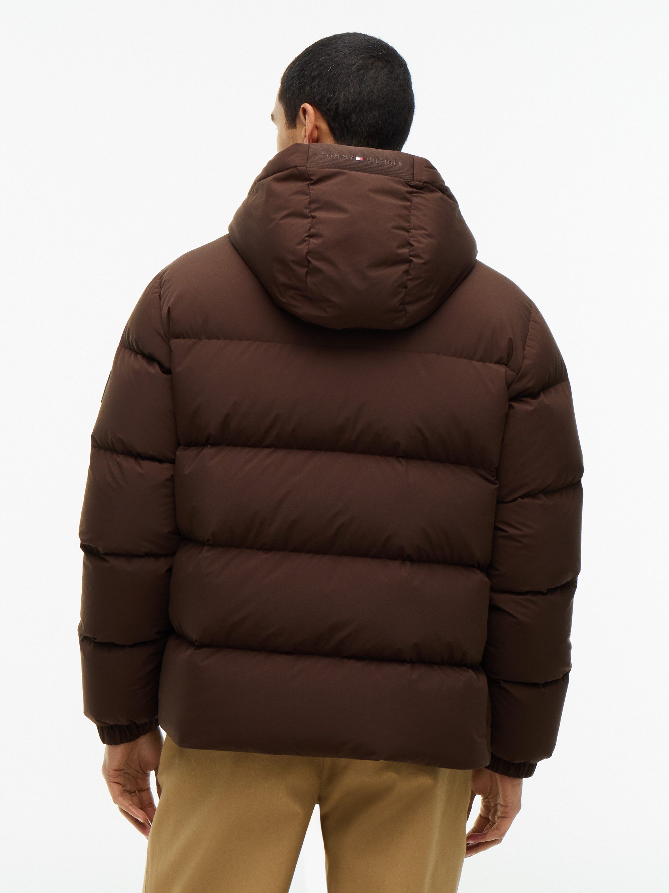 Tommy Hilfiger Daunenjacke DOWN HOODED PUFFER JKT mit Logo-Patch, mit Kapuze, mit Daunenfüllung – Bild 4 von 5