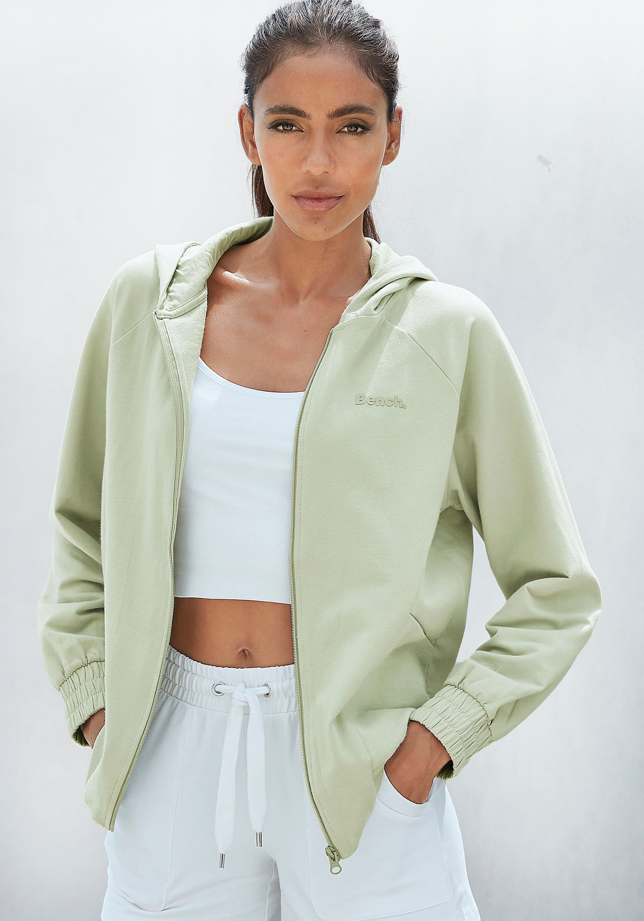 Bench. Loungewear Kapuzensweatjacke mit sportlichen Teilungsnähten, Loungeanzug