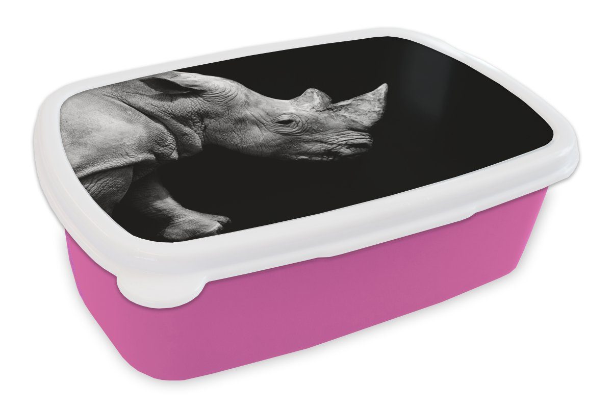 MuchoWow Lunchbox Portrait Nashorn auf schwarzem Hintergrund, Kunststoff, (2-tlg), Brotbox für Erwachsene, Brotdose Kinder, Snackbox, Mädchen, Kunststoff rosa