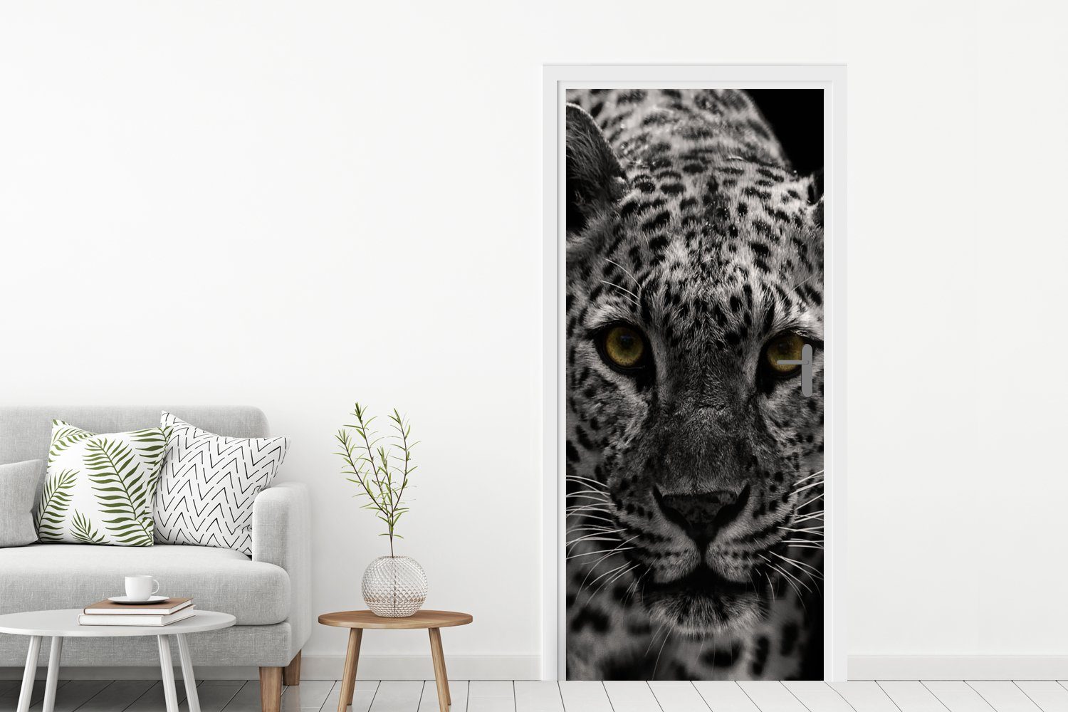 Matt, cm Schwarz-Weiß-Foto Leoparden, Fototapete MuchoWow eines für farbigen Tür, 75x205 bedruckt, Türaufkleber, Türtapete (1 St),