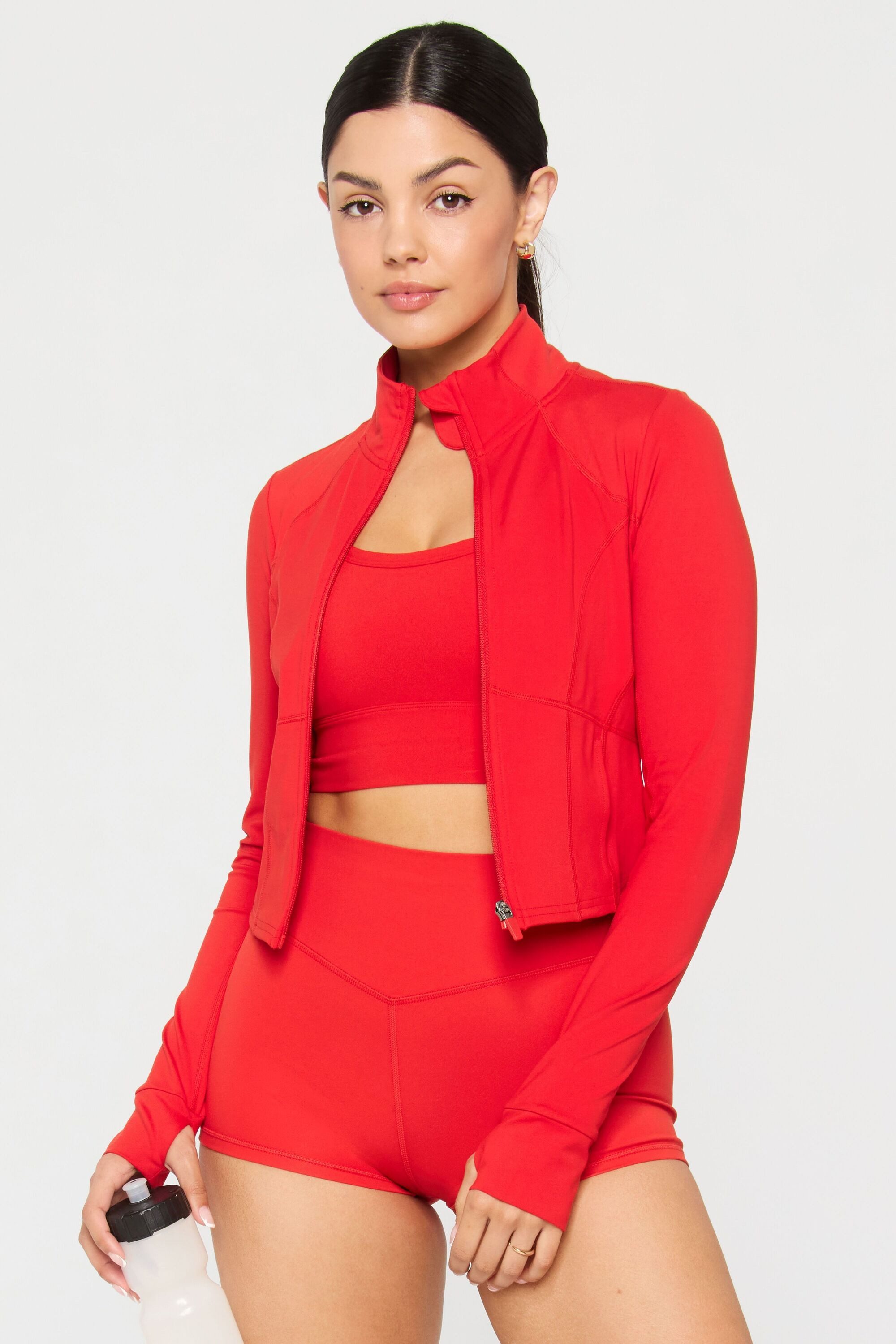 Fabletics Outdoorjacke PERFECT STORM CROPPED TRAIN JACKET (1-St) aus Stretch-Material