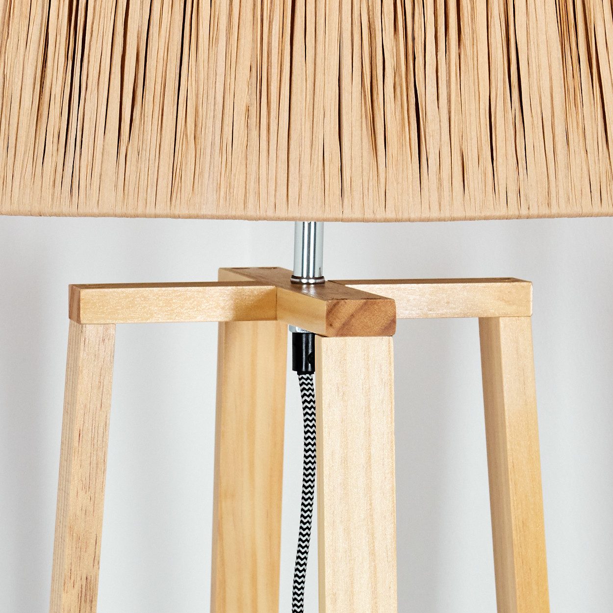 hofstein Stehlampe Stehlampe mit Holzfuß und Schirm aus Bast, ohne Leuchtmittel, Boho-Style, skandinavisches Design (45 cm), Fußschalter, 1 x E27