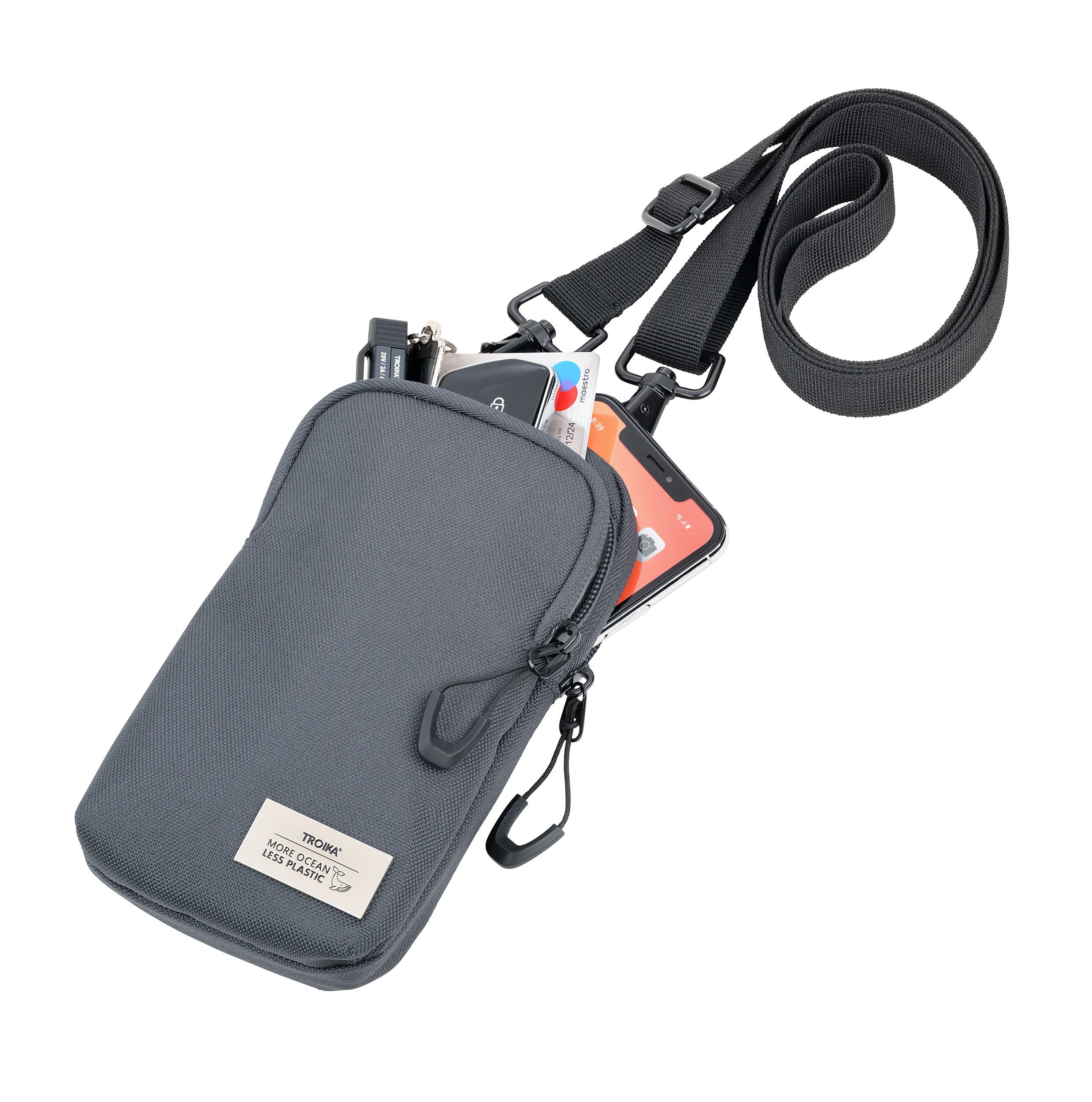 TROIKA Handytasche zum umhängen BLUE CYCLE SMARTBAG aus recyceltem Meeresplastik, Smartphone Umhängetasche mit Kartenfach, verstellbarer Gurt, Karabiner