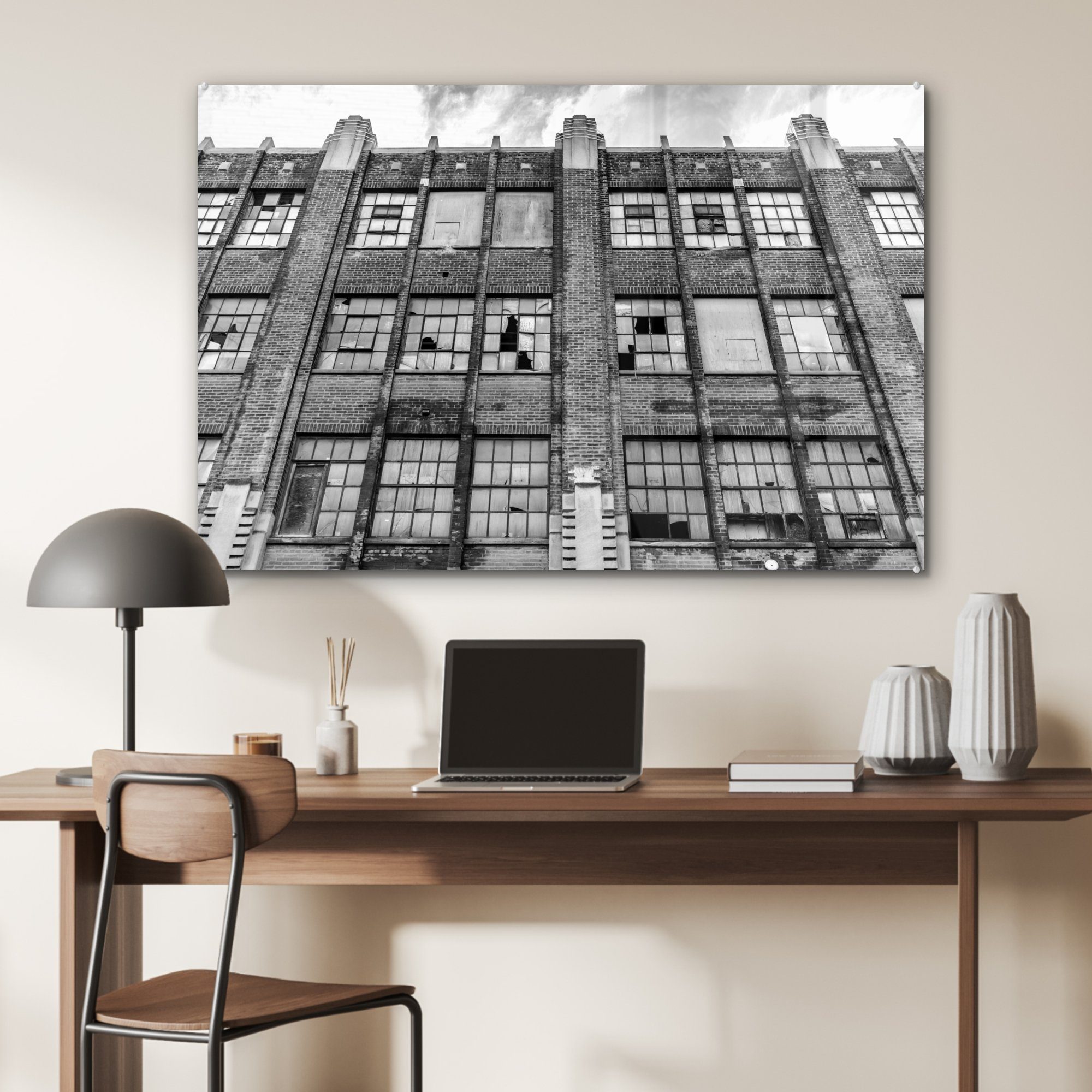 Acrylglasbild weiß, Wohnzimmer eingeschlagenen (1 & Fenstern Schlafzimmer St), MuchoWow schwarz - Verlassenes Gebäude Acrylglasbilder mit und