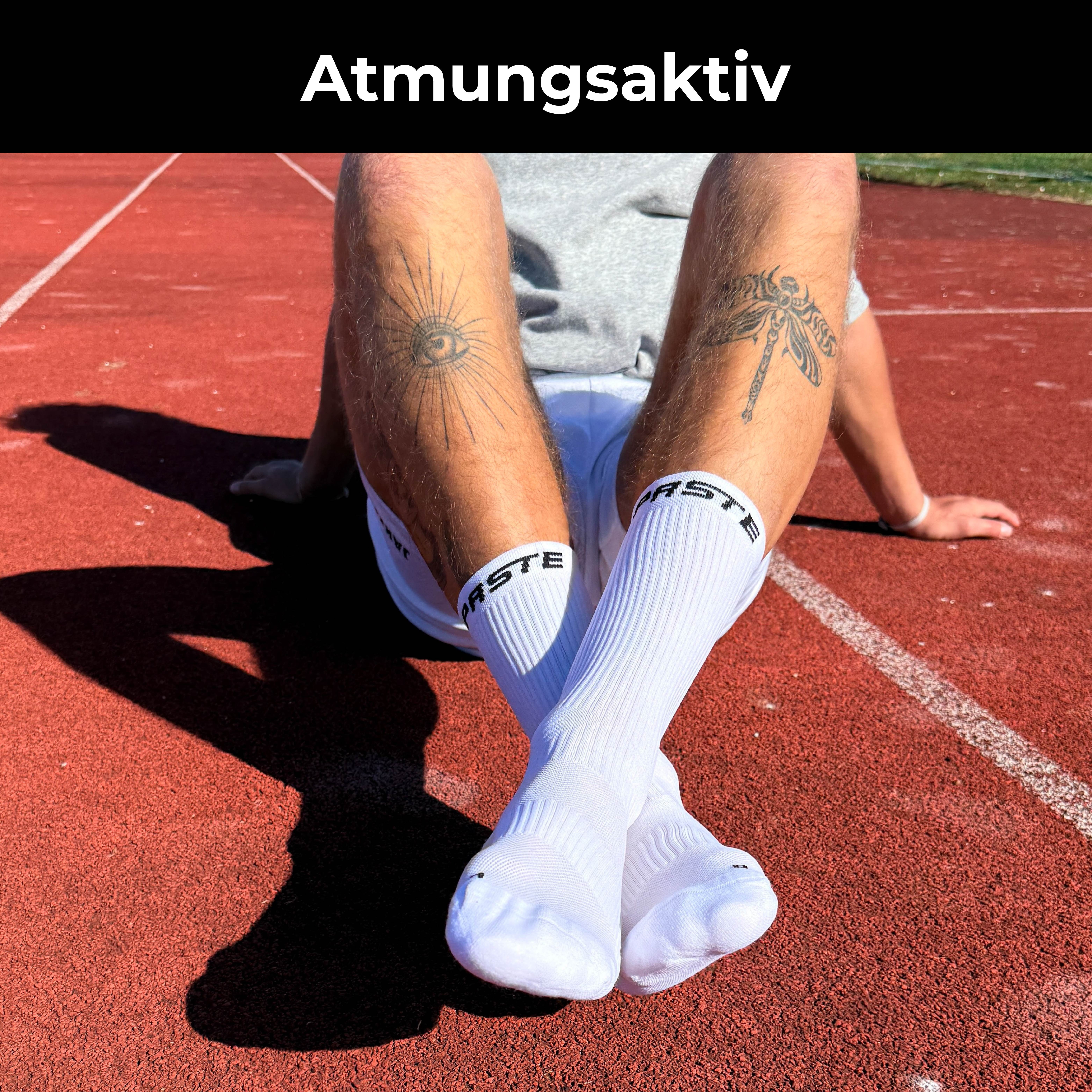 PASTE® Sportsocken & Fußballsocken (3 Paar) Gr. 39-47 für Herren & Damen (atmungsaktiv) (Set, Schwarz / Weiß) Anti-Rutsch Sport Socken für Erwachsene & Jugendliche Made in Italy
