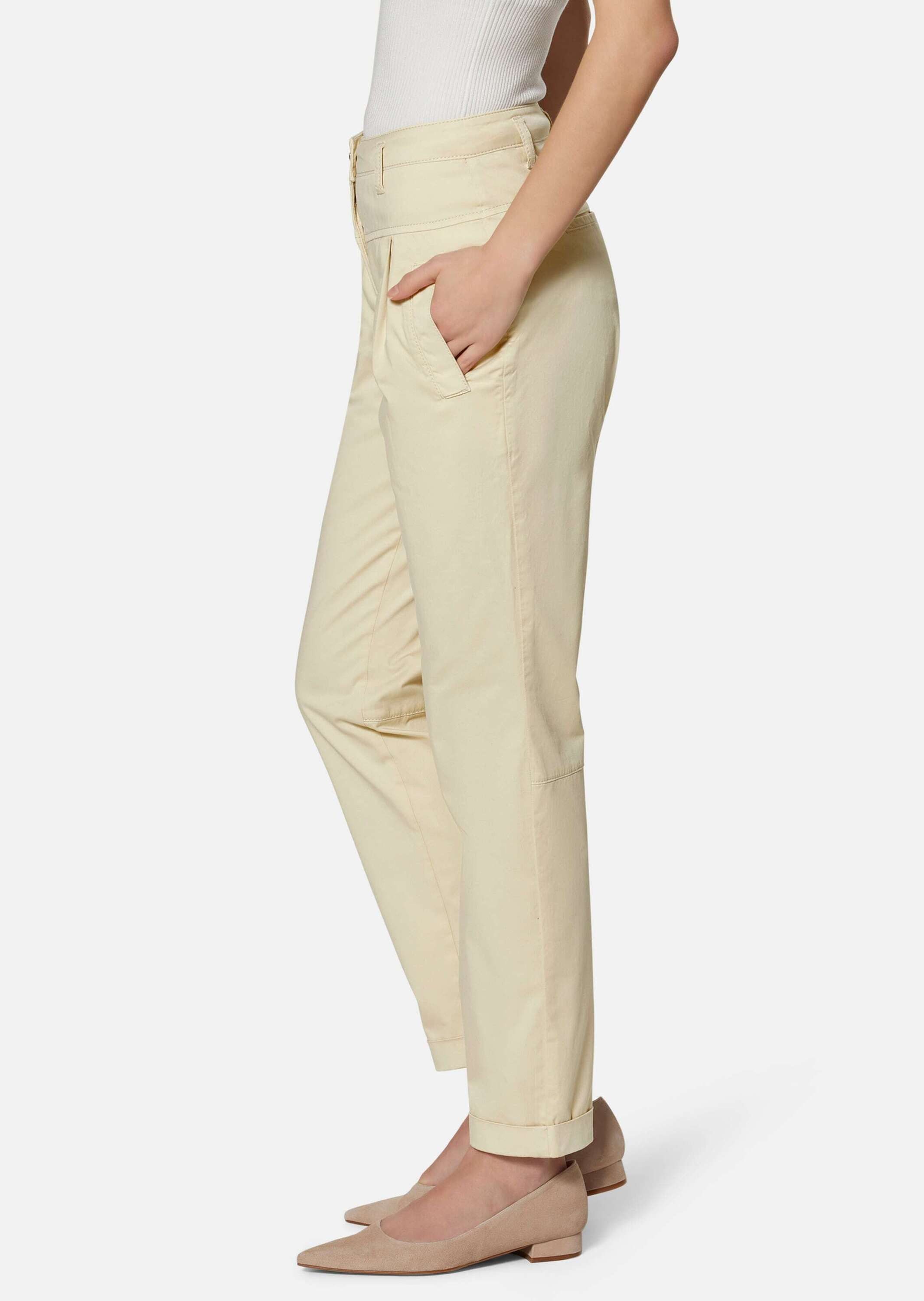 MADELEINE Chinos Modische Chino-Hose mit Bundfalten Uni-Design, Verschluss mit Logo-Knopf, ohne Kragen