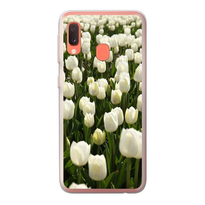 MuchoWow Handyhülle Weiße Tulpen auf einem Feld Handyhülle Samsung Galaxy A20e Smartphone-Bumper Print Handy