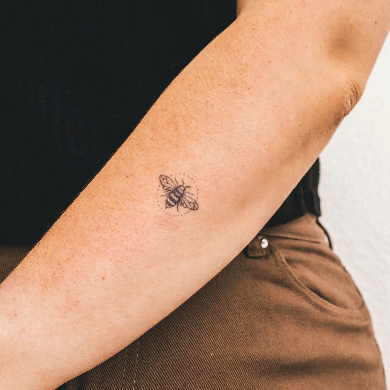 Inkster Schmuck-Tattoo Biene mit Kreis Tattoo, wasserfestes temporäres Tattoo, 2 Wochen Halt