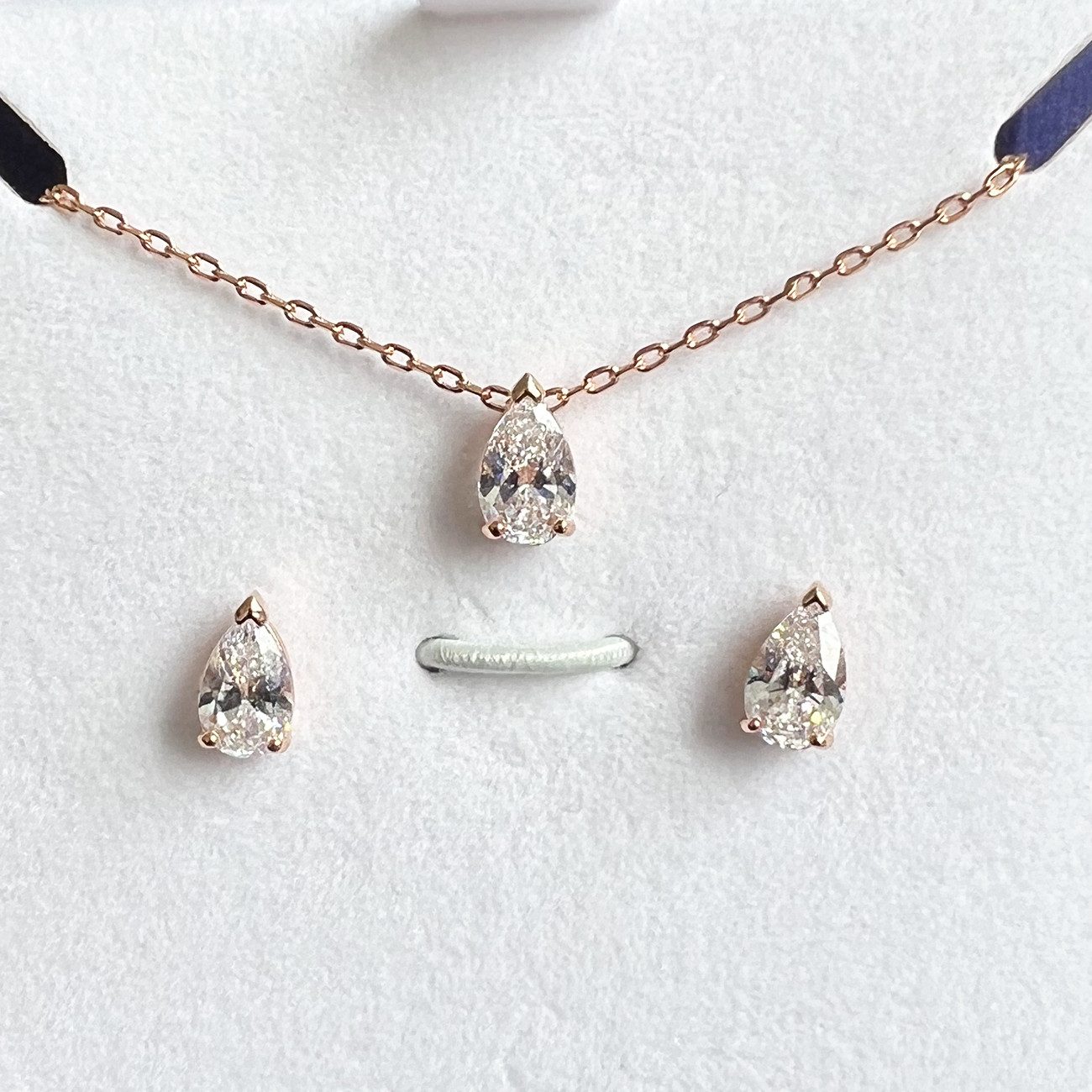 Swarovski Ohrring und Ketten Set...