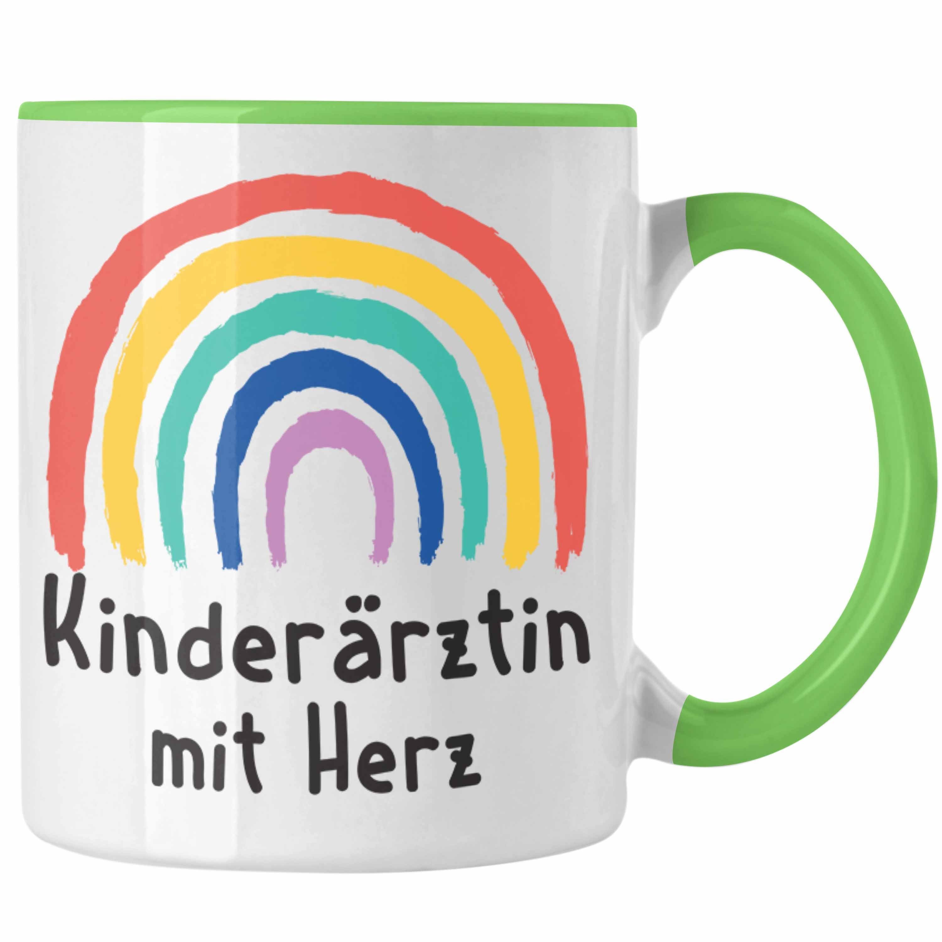 Trendation Tasse Trendation - Kinderärztin mit Herz Tasse Geschenk Geschenke mit Spruch Kaffeetasse Kinderärztin Dankeschön Grün