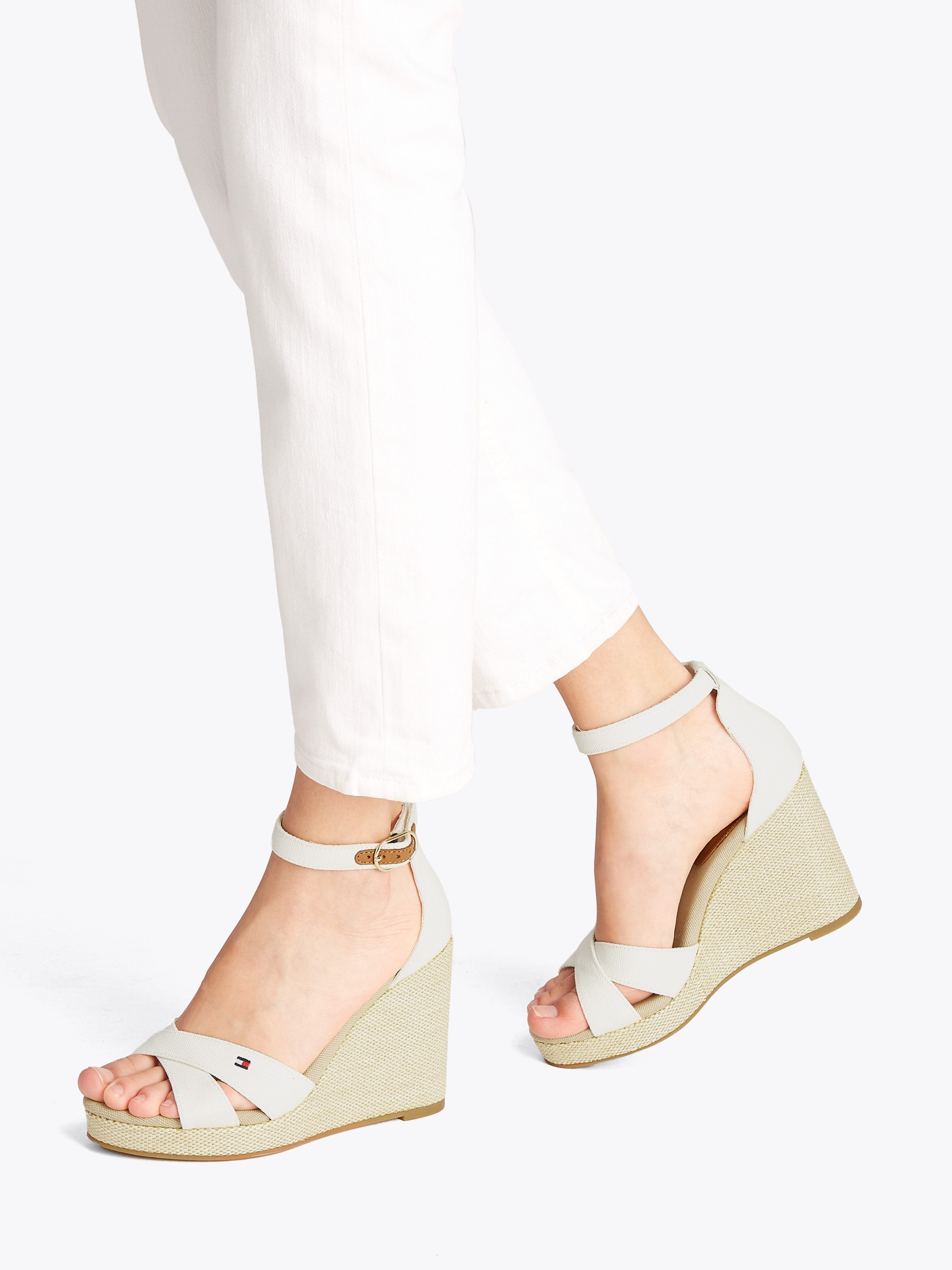 Tommy Hilfiger FLAG HIGH WEDGE ESPAD CRISSCROSS High-Heel-Sandalette, Riemc günstig online kaufen