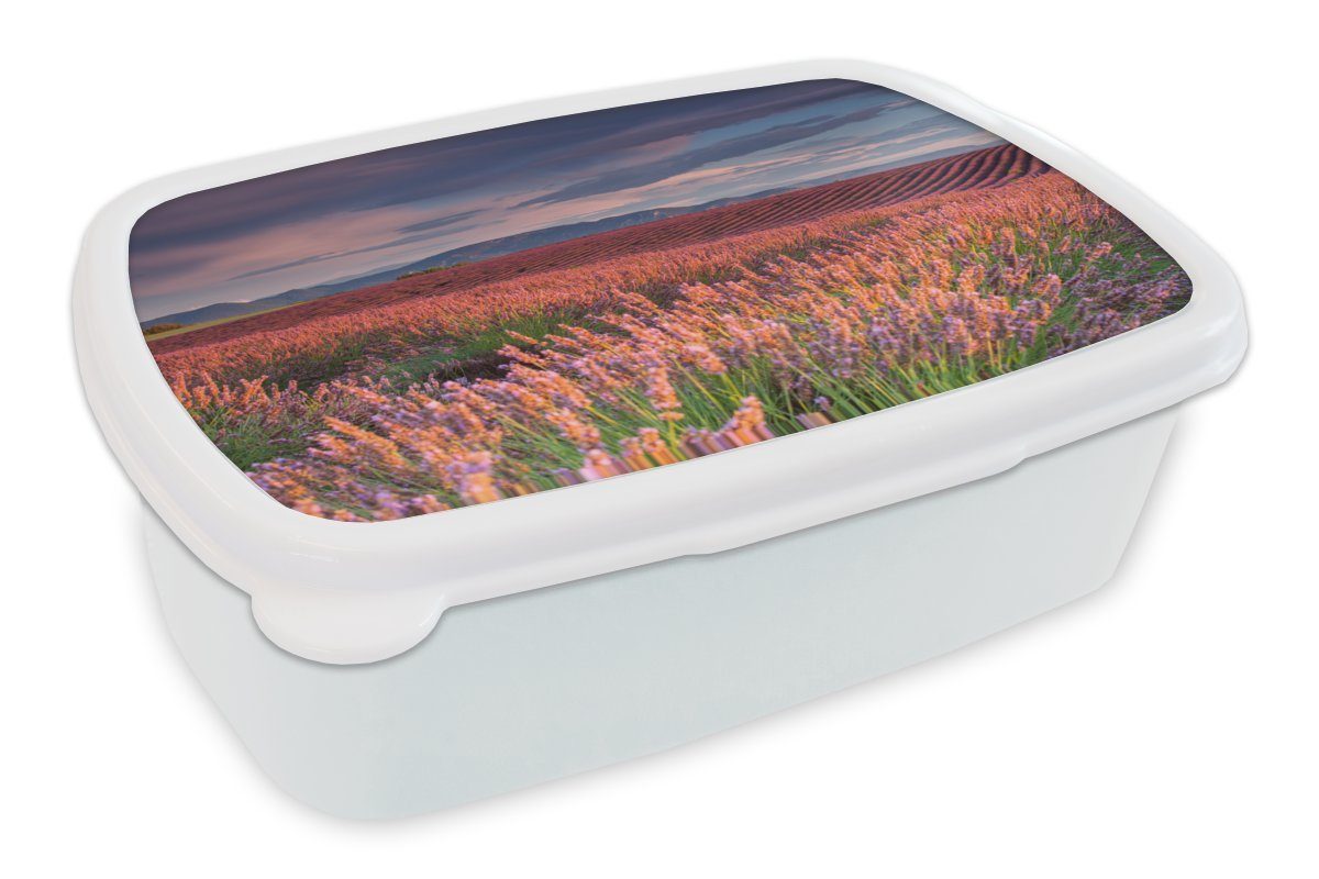 MuchoWow Lunchbox Lavendelfeld bei einem ruhigen Sonnenuntergang, Kunststoff, (2-tlg), Brotbox für Kinder und Erwachsene, Brotdose, für Jungs und Mädchen weiß