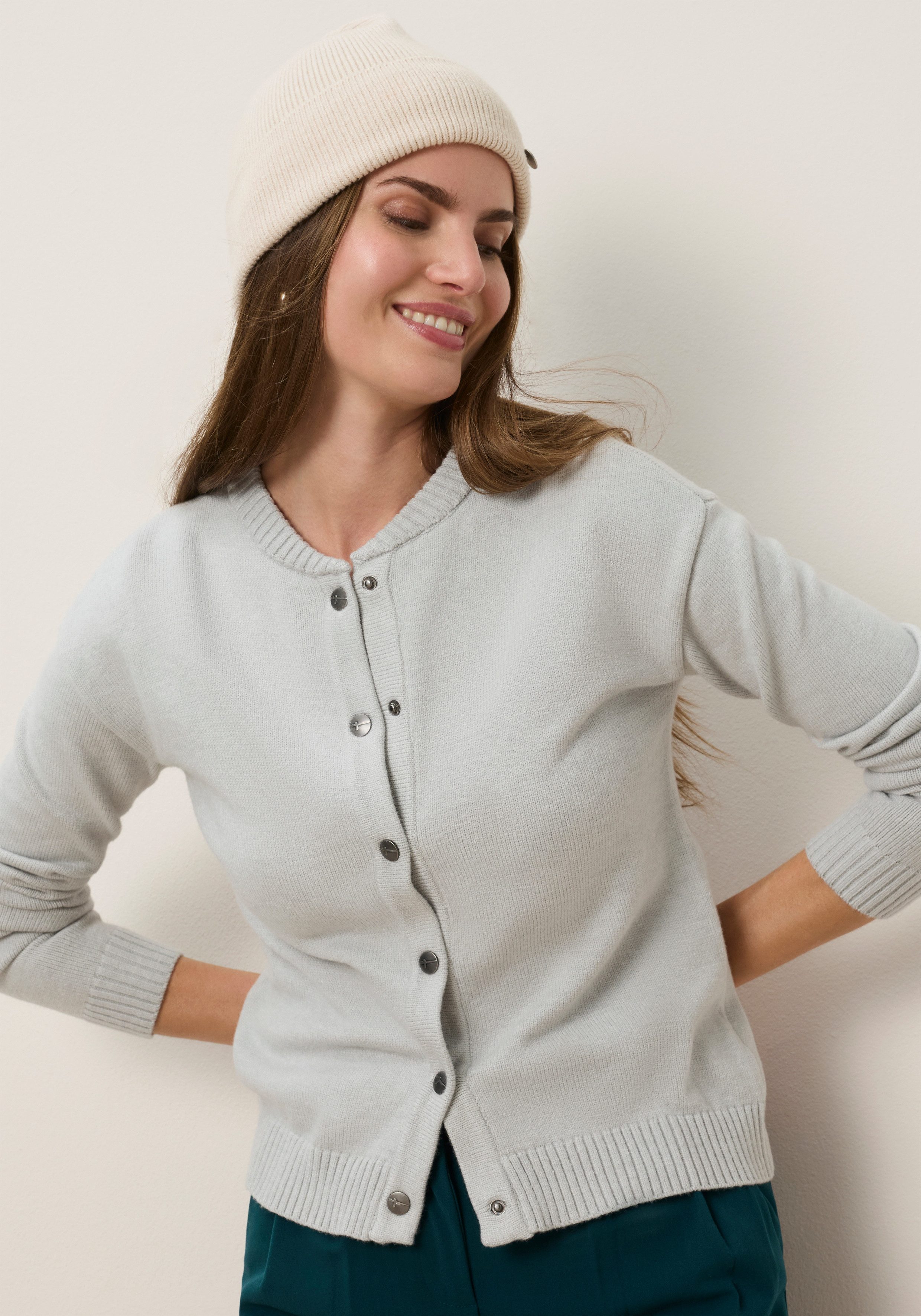 Tamaris Strickjacke in lässiger Blouson-Form mit Bündchen aus weicher Viskosemischung