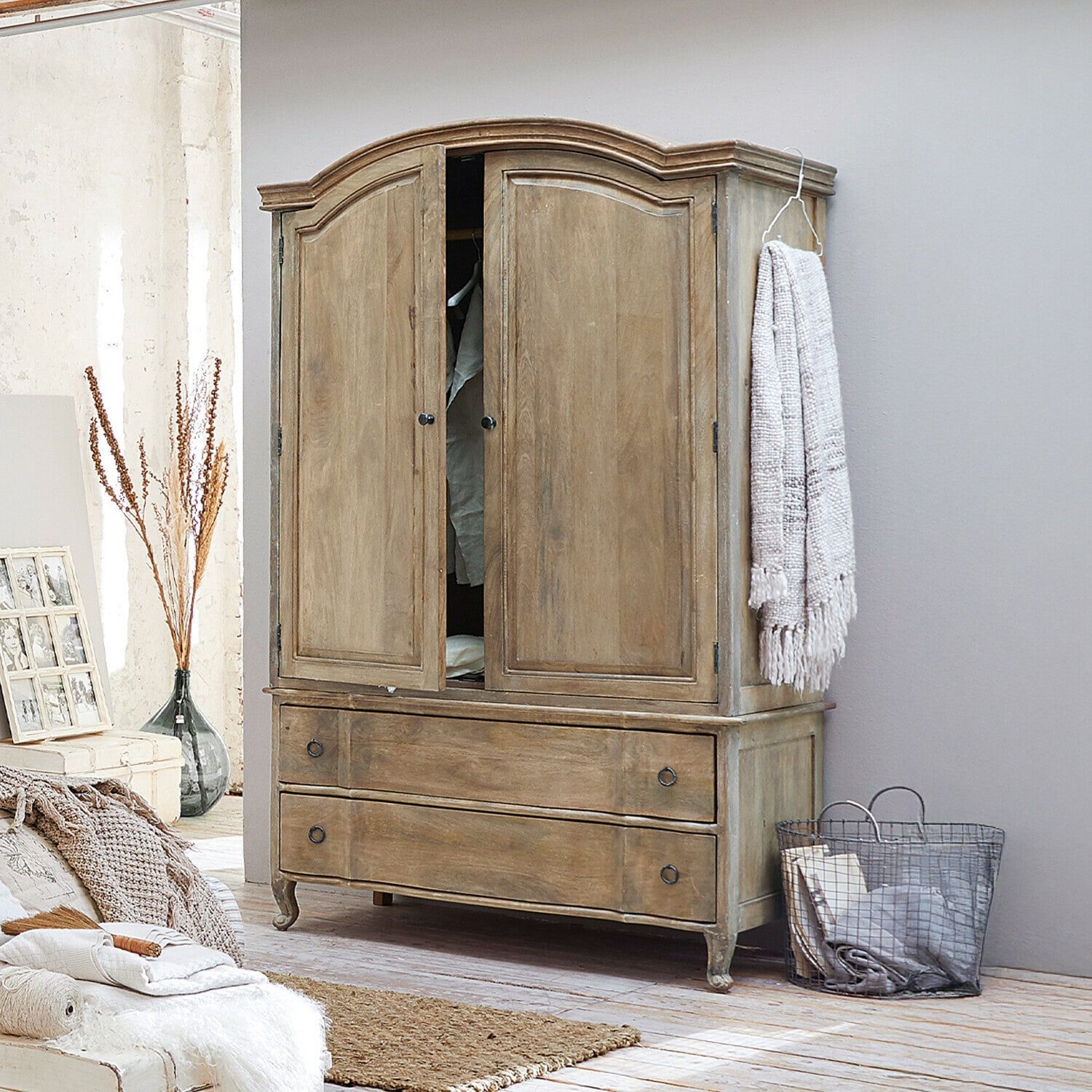 Mirabeau Kommode Kleiderschrank Richert braun