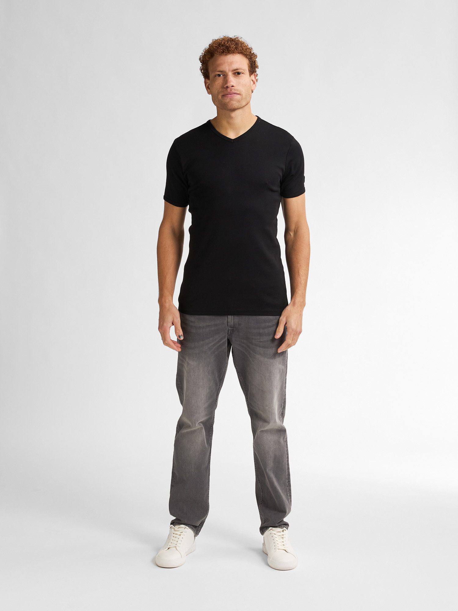 Petrol Industries T-Shirt mit V-Ausschnitt – Bild 5 von 5
