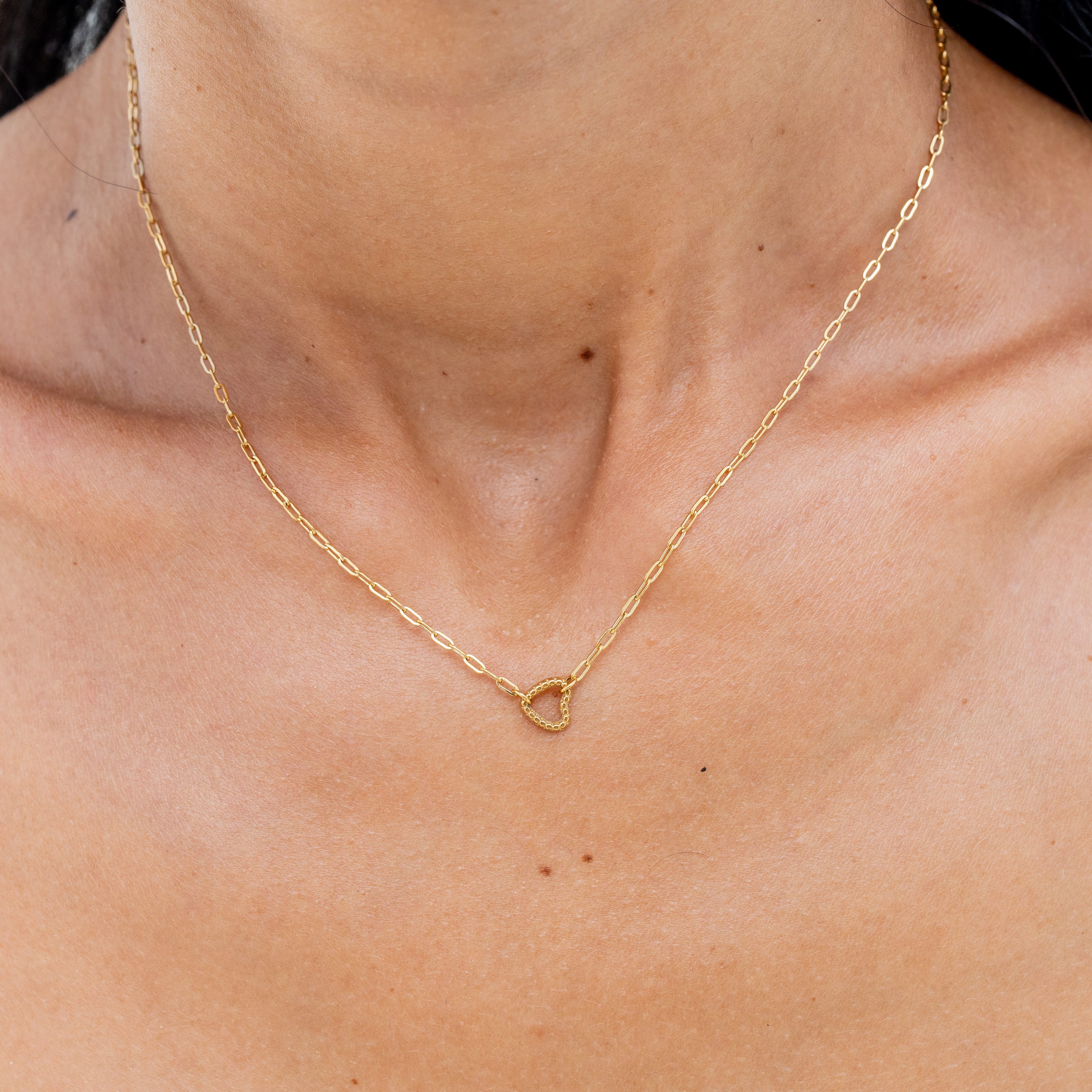 Made by Nami Herzkette Damen Halskette goldfarben mit Herzanhänger verstellbar wasserfest, aus Edelstahl – hypoallergen – mit Verlängerung – romantischer Stil