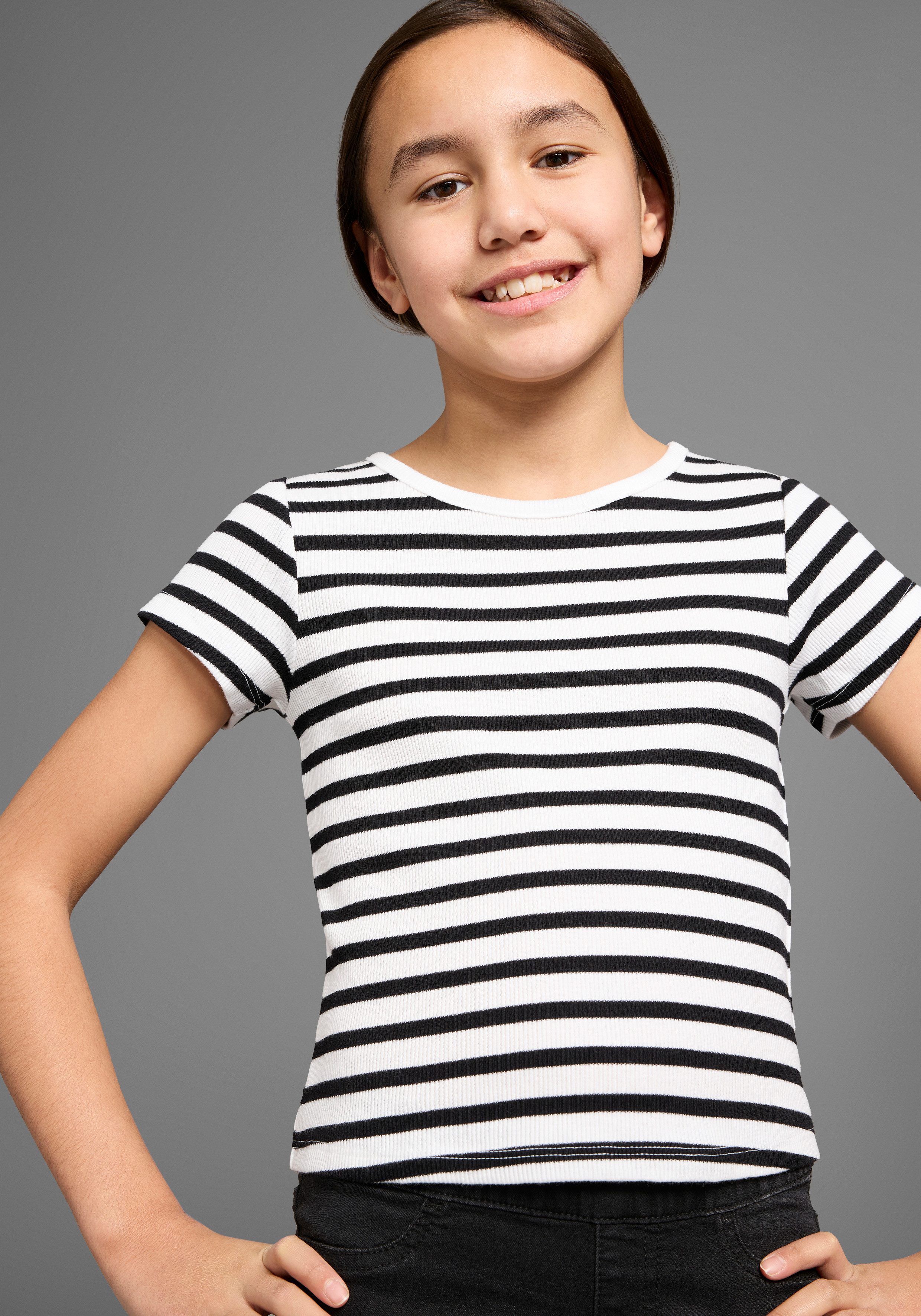 KIDSWORLD T-Shirt 2er Pack T-Shirts in elastischer Rippqualität (Packung, 2-tlg., 2) 2er Packung T-Shirts