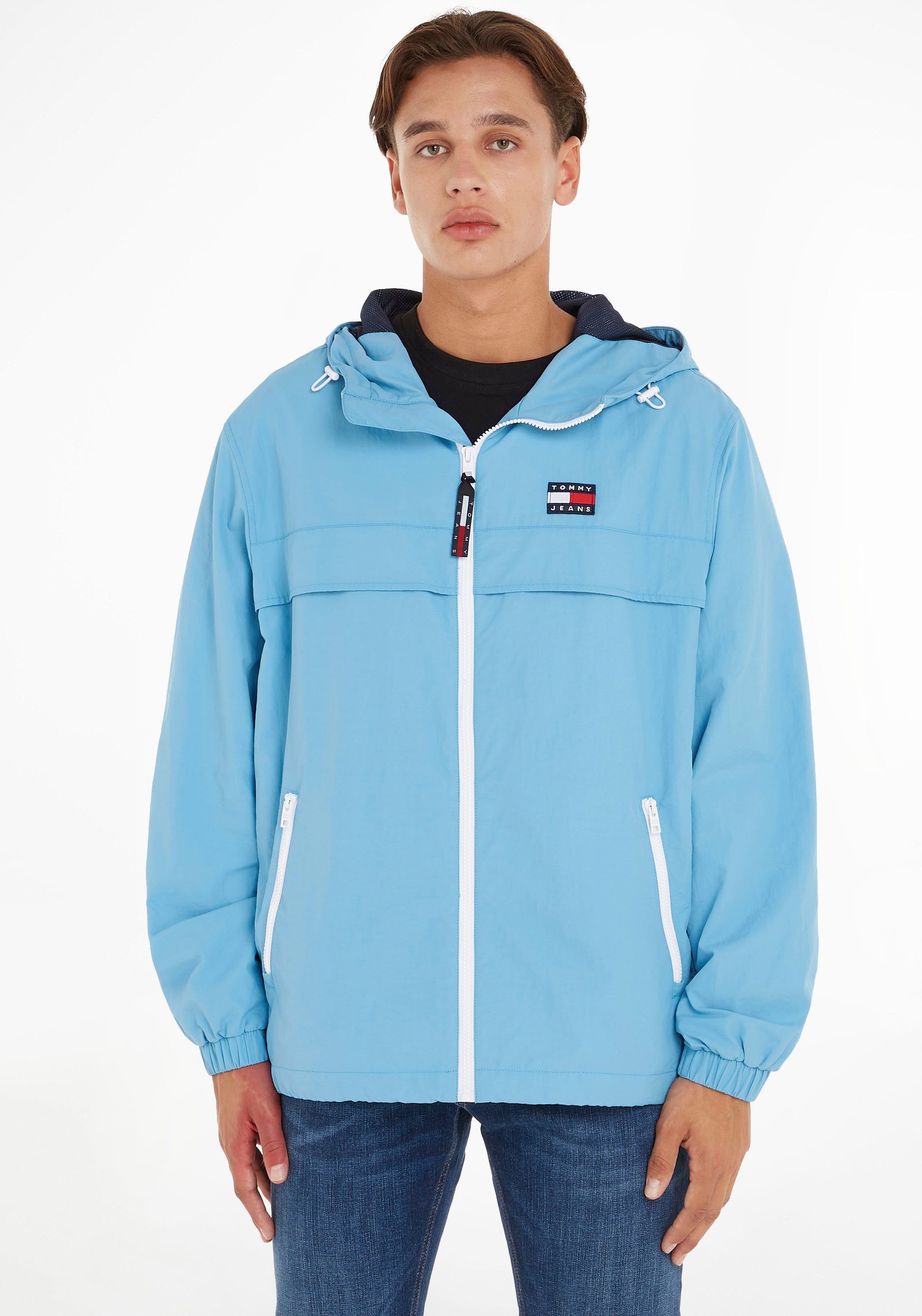 Tommy Jeans Windbreaker TJM CHICAGO WINDBREAKER mit Kapuze