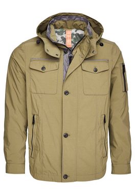 New Canadian Outdoorjacke mit wasserabweisenden Eigenschaften