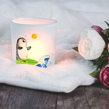 Mr. & Mrs. Panda Windlicht Pinguin Surfer - Transparent - Geschenk, Wellen, optimistisch, Wellen (1 St), Stimmungsvolle Beleuchtung