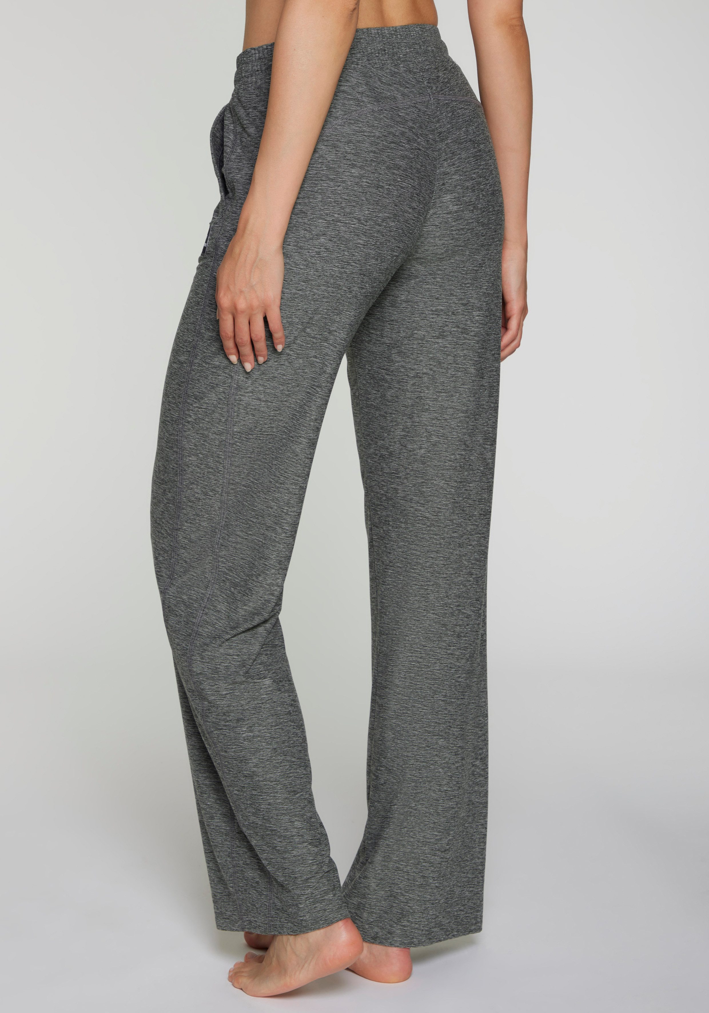 Vivance Active by Lascana Loungehose im lässigem Look mit weitem Bein. Loungwear - Serie