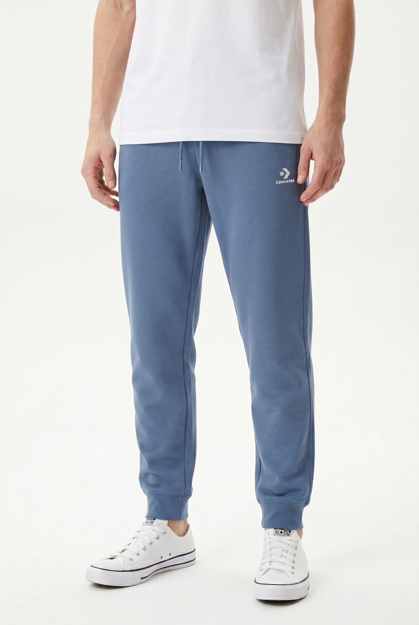 Converse Jogginghose CONVERSE GO-TO EMBROIDERED STAR CHEVRON STANDARD-FIT FLEECE SWEATPANT mit Eingrifftaschen, aus Baumwollmischung