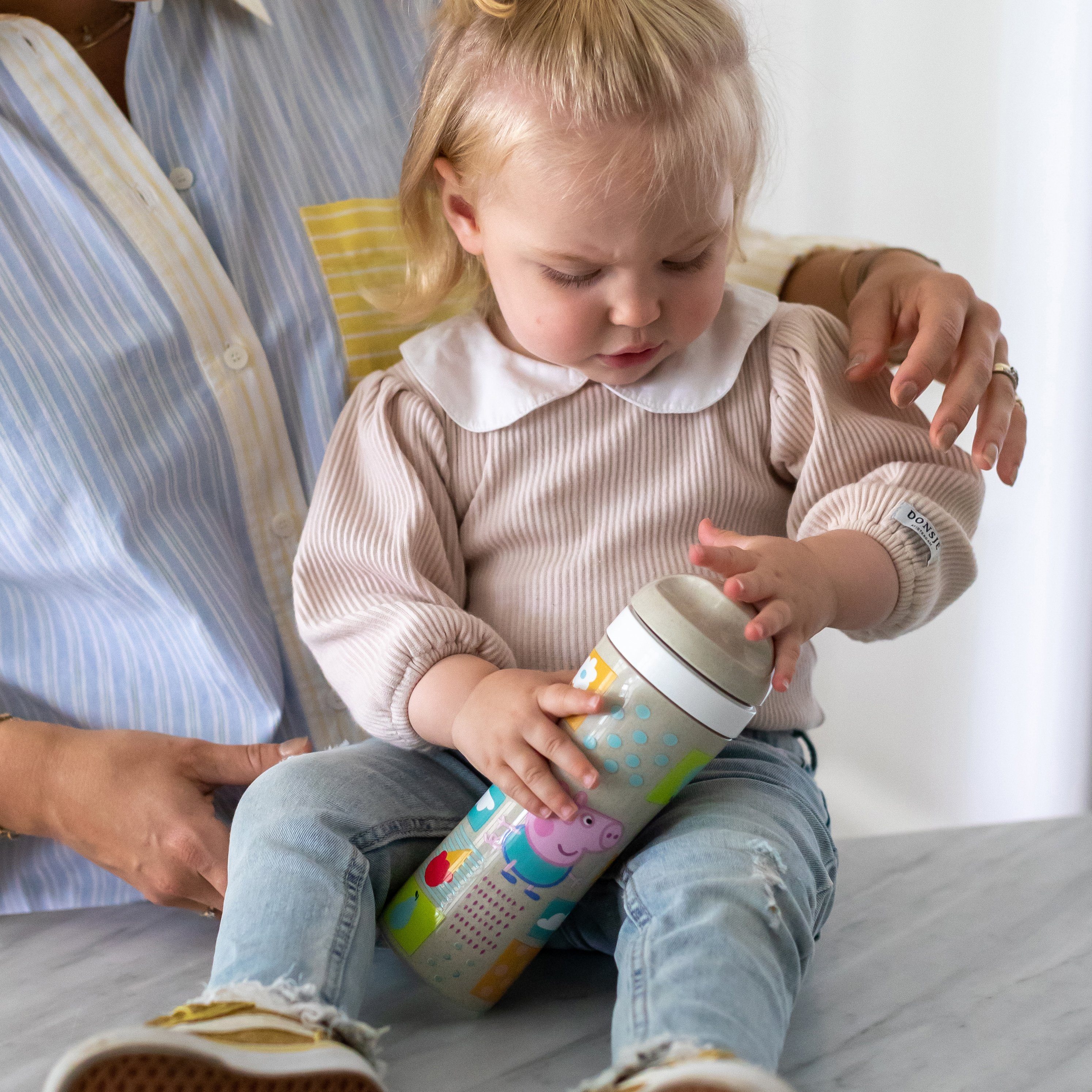 KOZIOL Trinkflasche CANDY L OASE PEPPA PIG, PIG,100%recycelbar,CO² PEPPA neutral 426 ml,+Lunchbox produziert