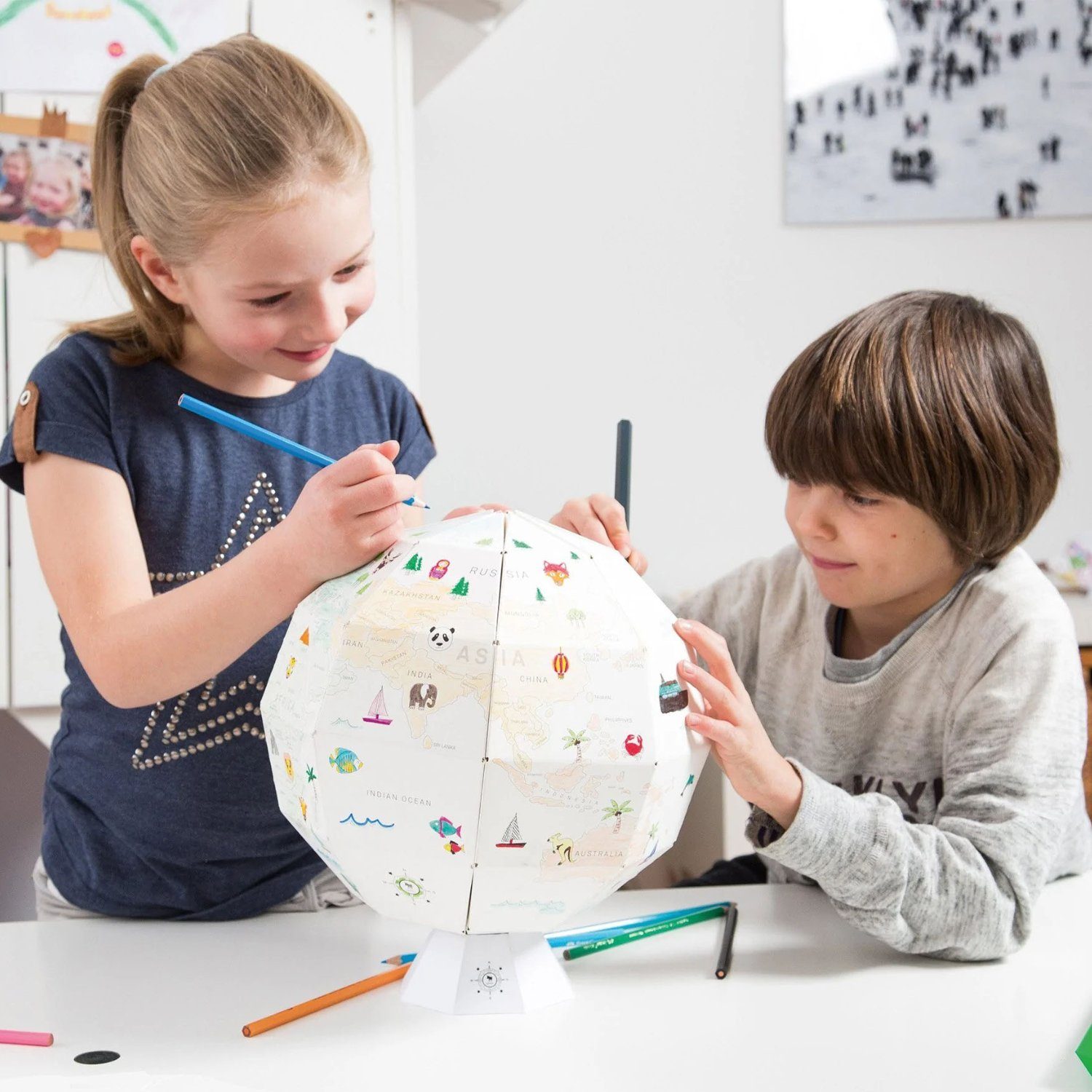 Donkey Products Dekofigur Donkey My first globe / Globus zum Ausmalen
